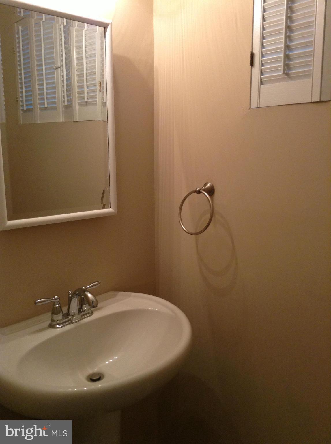 VILLA D ESTE - Residential Lease