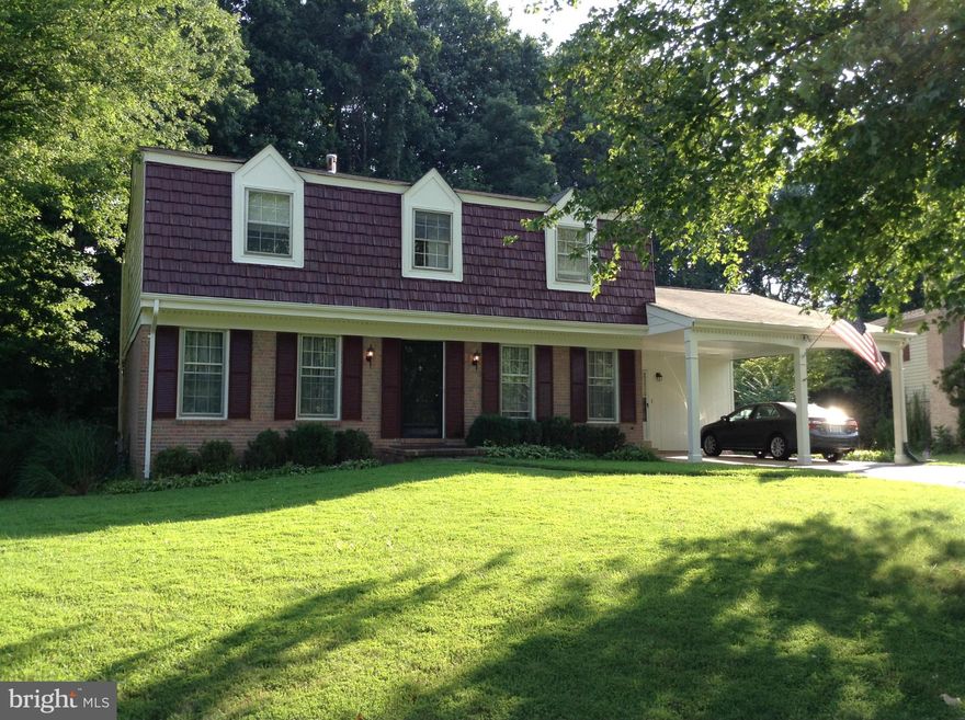 4 Bed 2.5 Baths, single family home in the Villa D Este community.  Rent includes complete hands off pool service.  Close to Vienna Metro,excellent schools, major highways, restaurants and shopping areas.