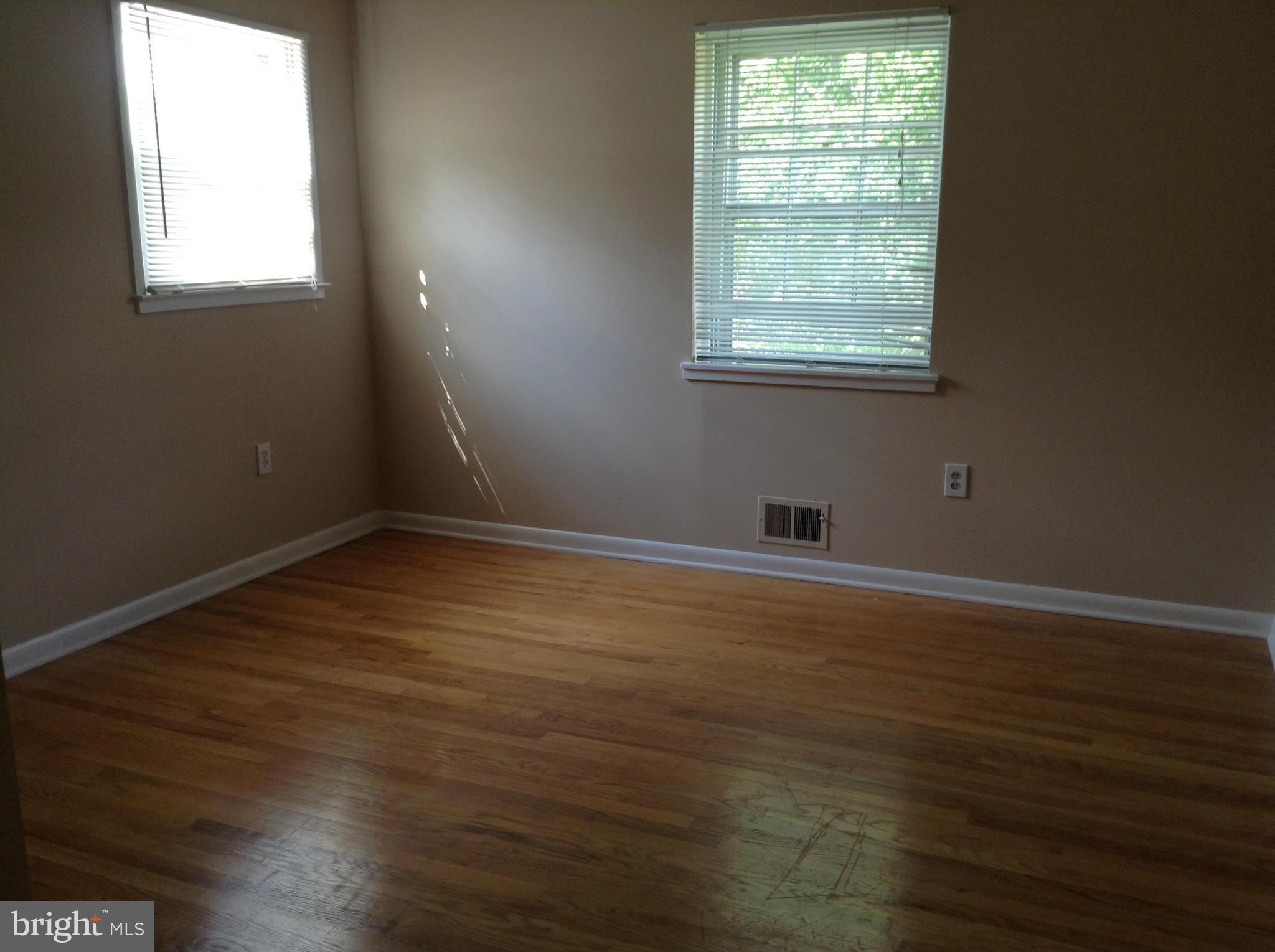 VILLA D ESTE - Residential Lease