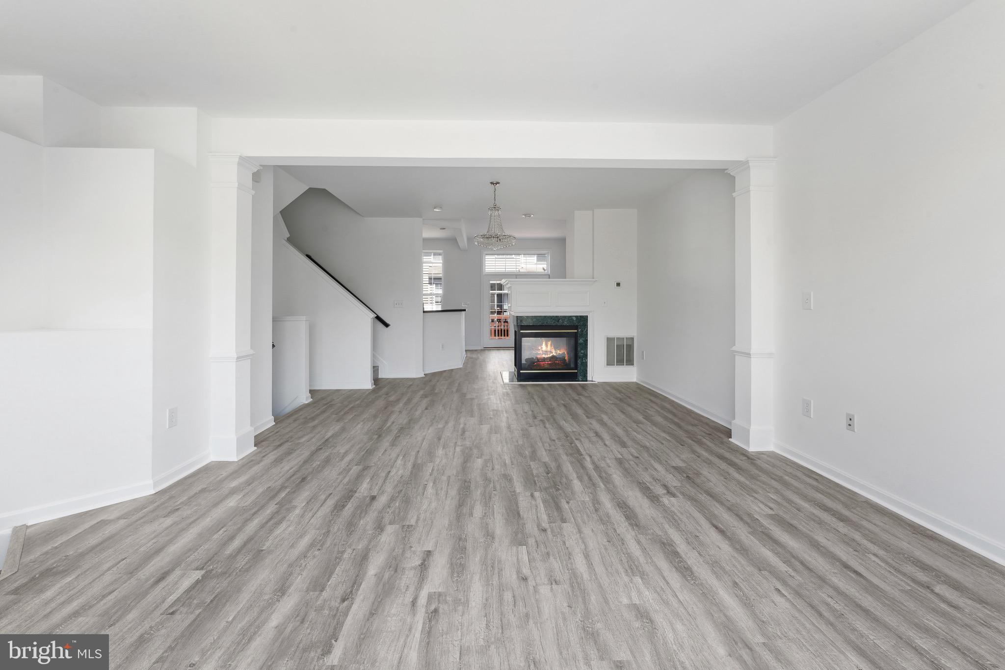 AUTUMN CHASE HUNT - Residential Lease