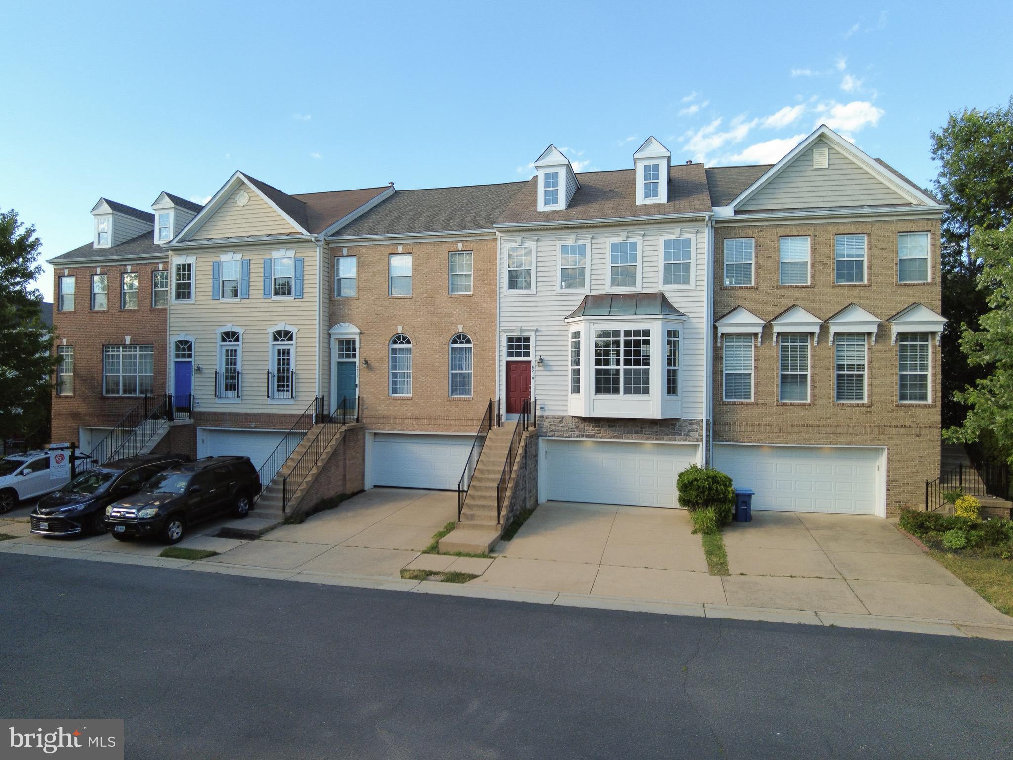 AUTUMN CHASE HUNT - Residential Lease