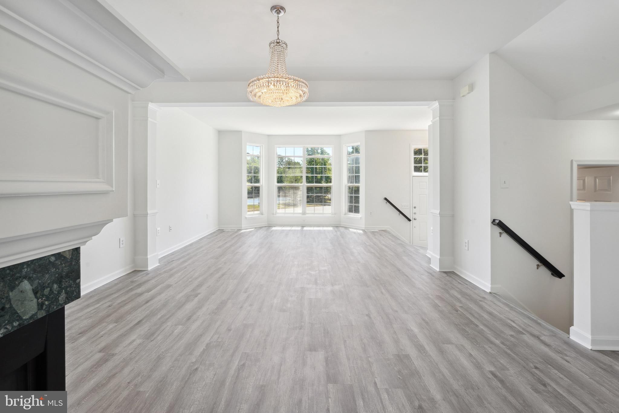 AUTUMN CHASE HUNT - Residential Lease