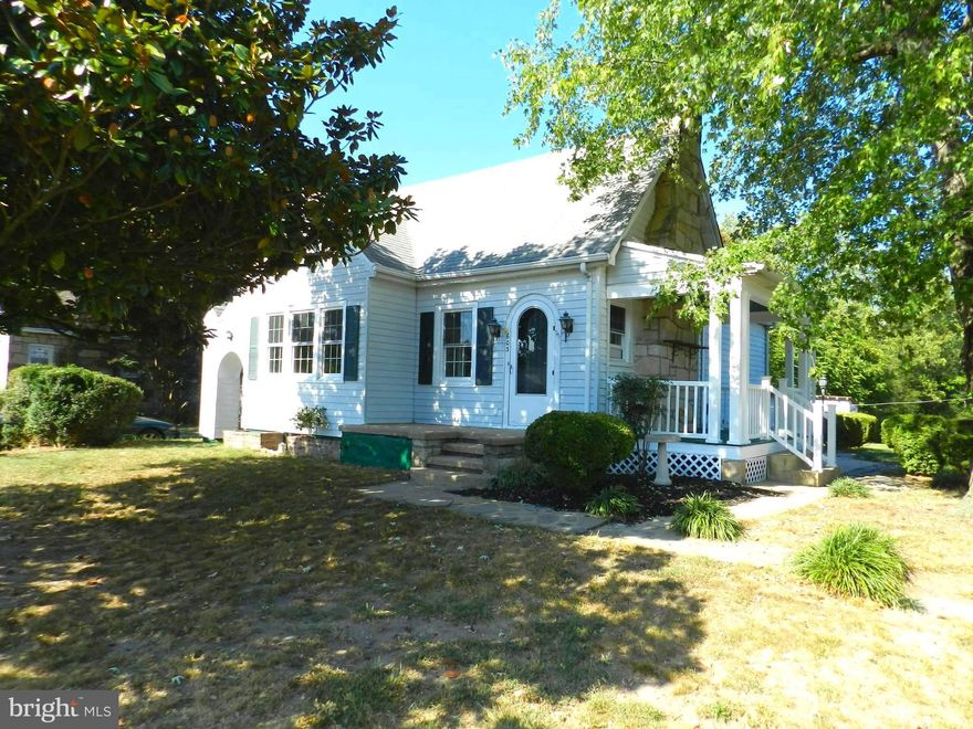 Charming 1 level home with 2 bedrooms and 1 bath. Features hardwood floors, granite counters, patio, shed and much more! Convenient location close to shopping and I-95. Pets are considered case by case. Available immediately. Fireplace is not operable and cannot be used and tenant is responsible for oil (radiator heating).