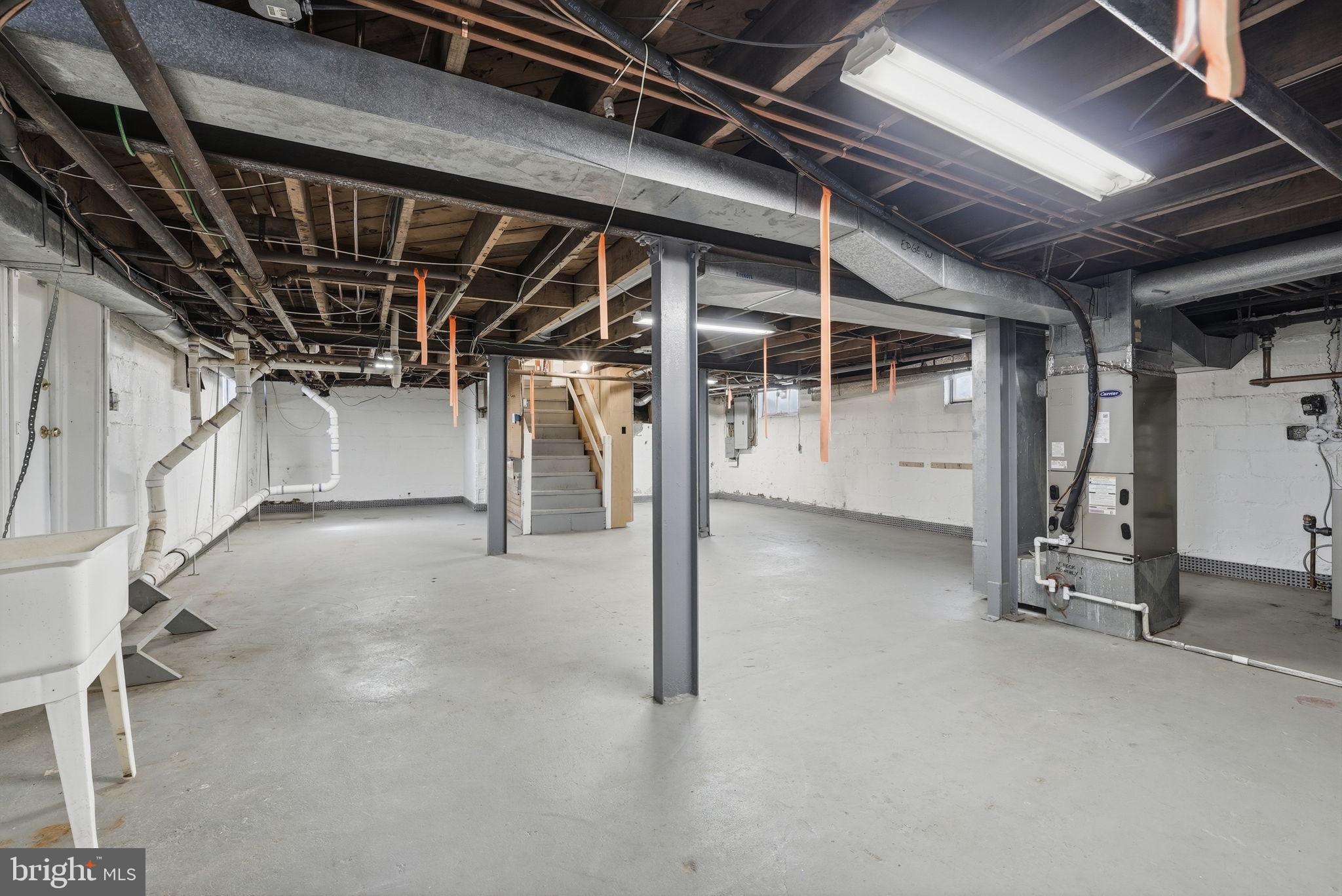 LYON VILLAGE - Residential