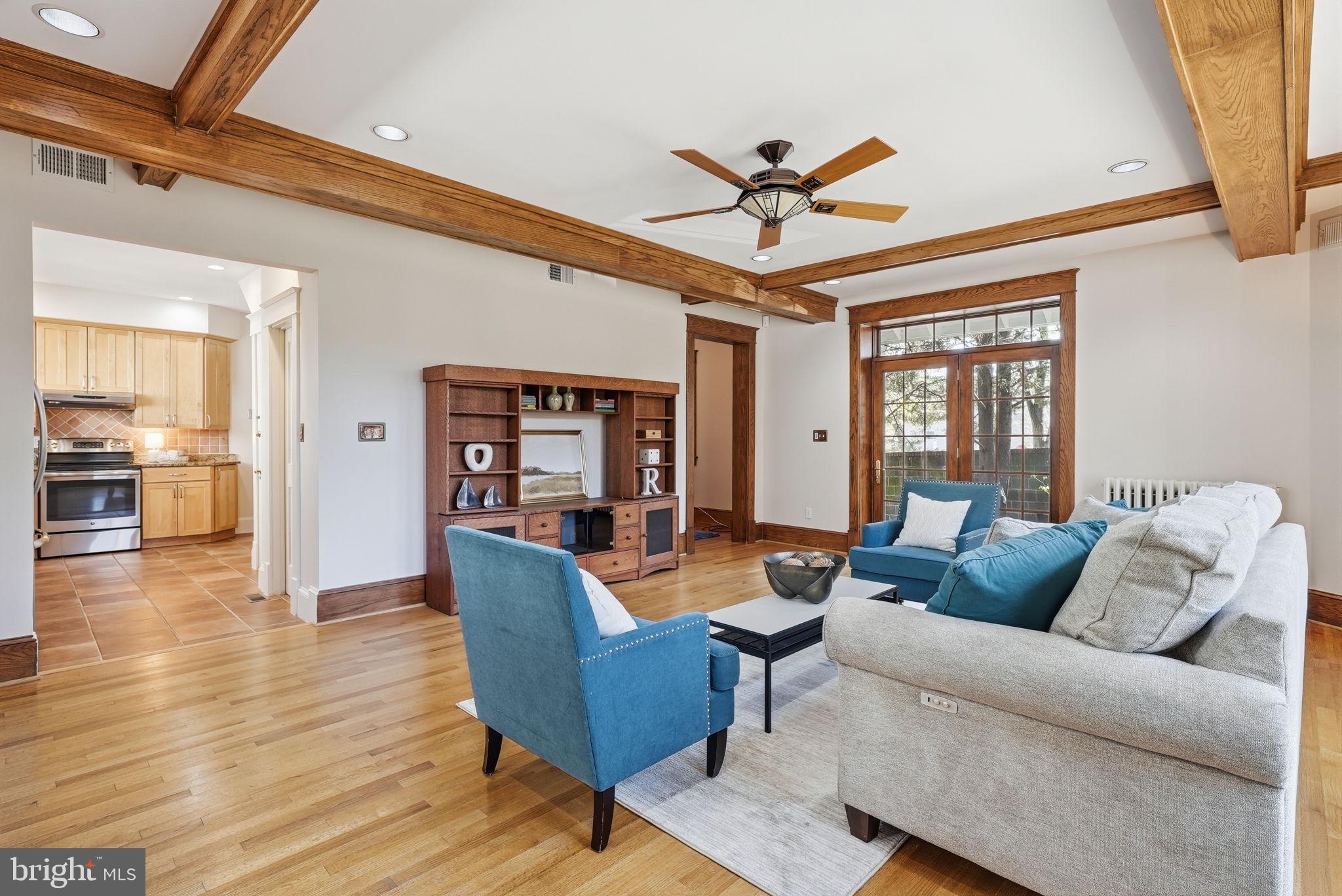 LYON VILLAGE - Residential