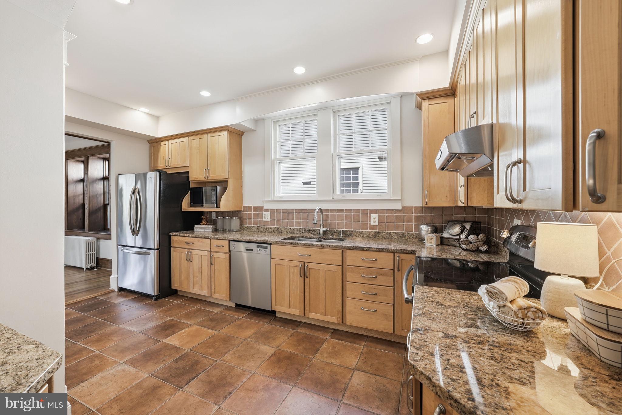 LYON VILLAGE - Residential