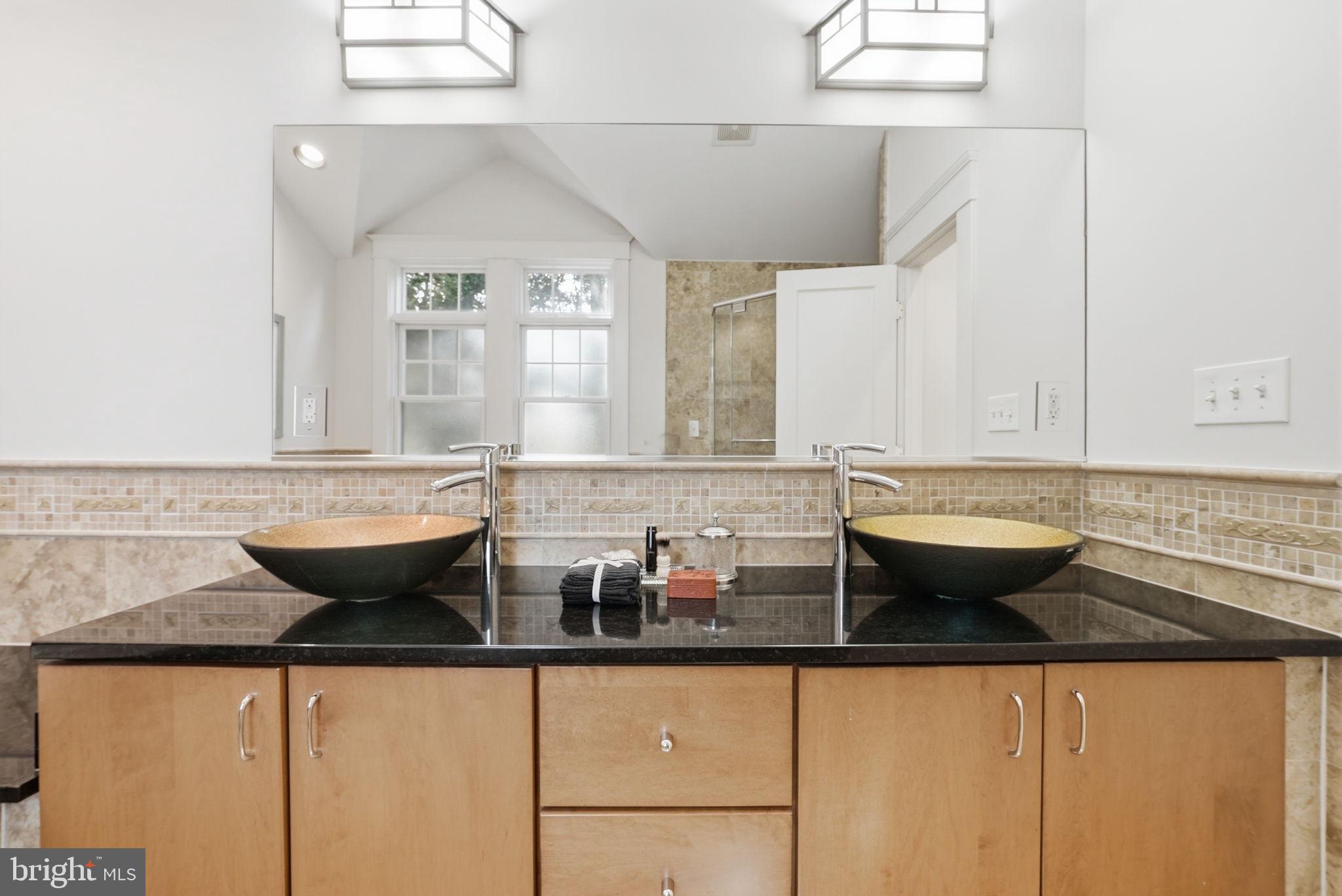 LYON VILLAGE - Residential