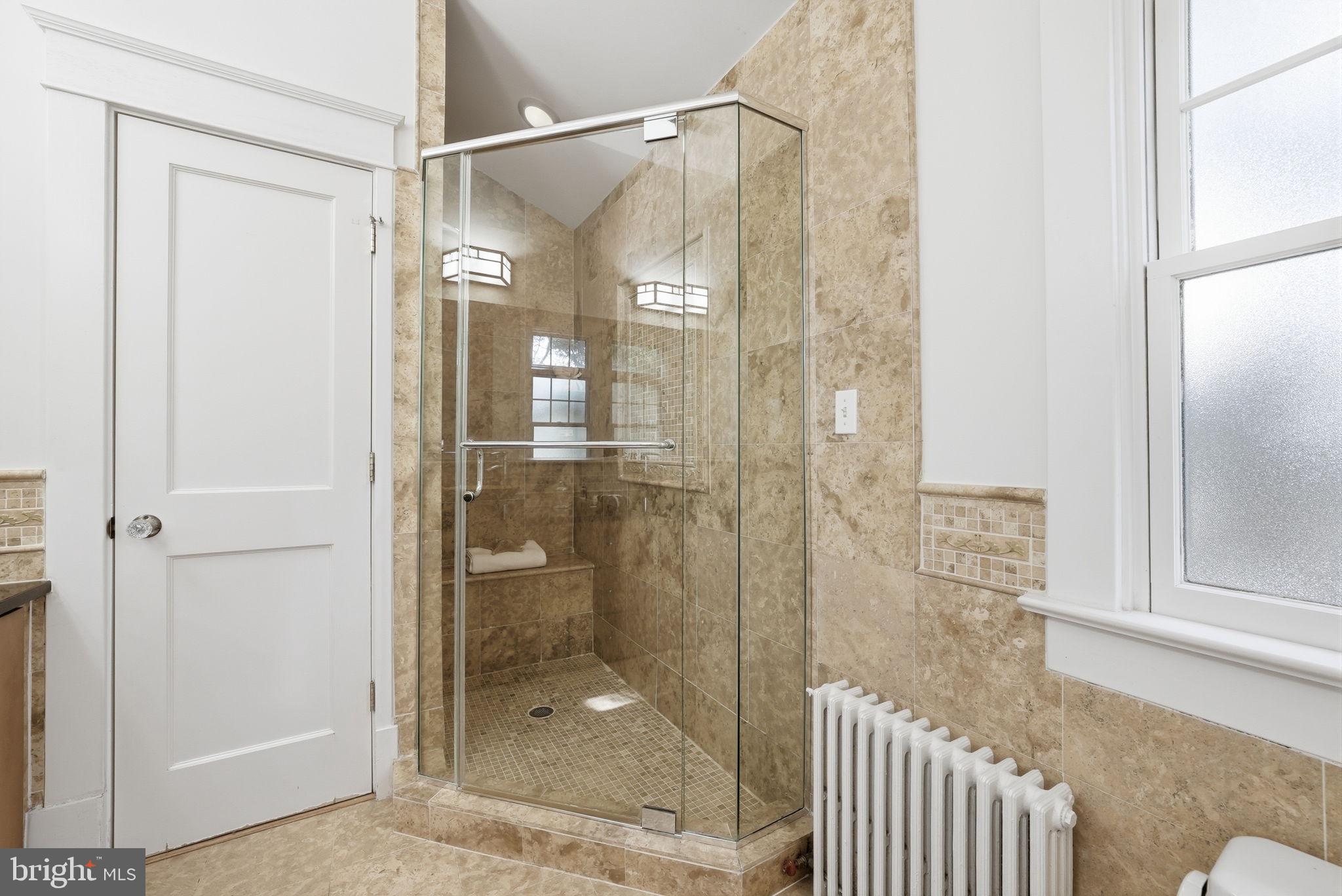 LYON VILLAGE - Residential