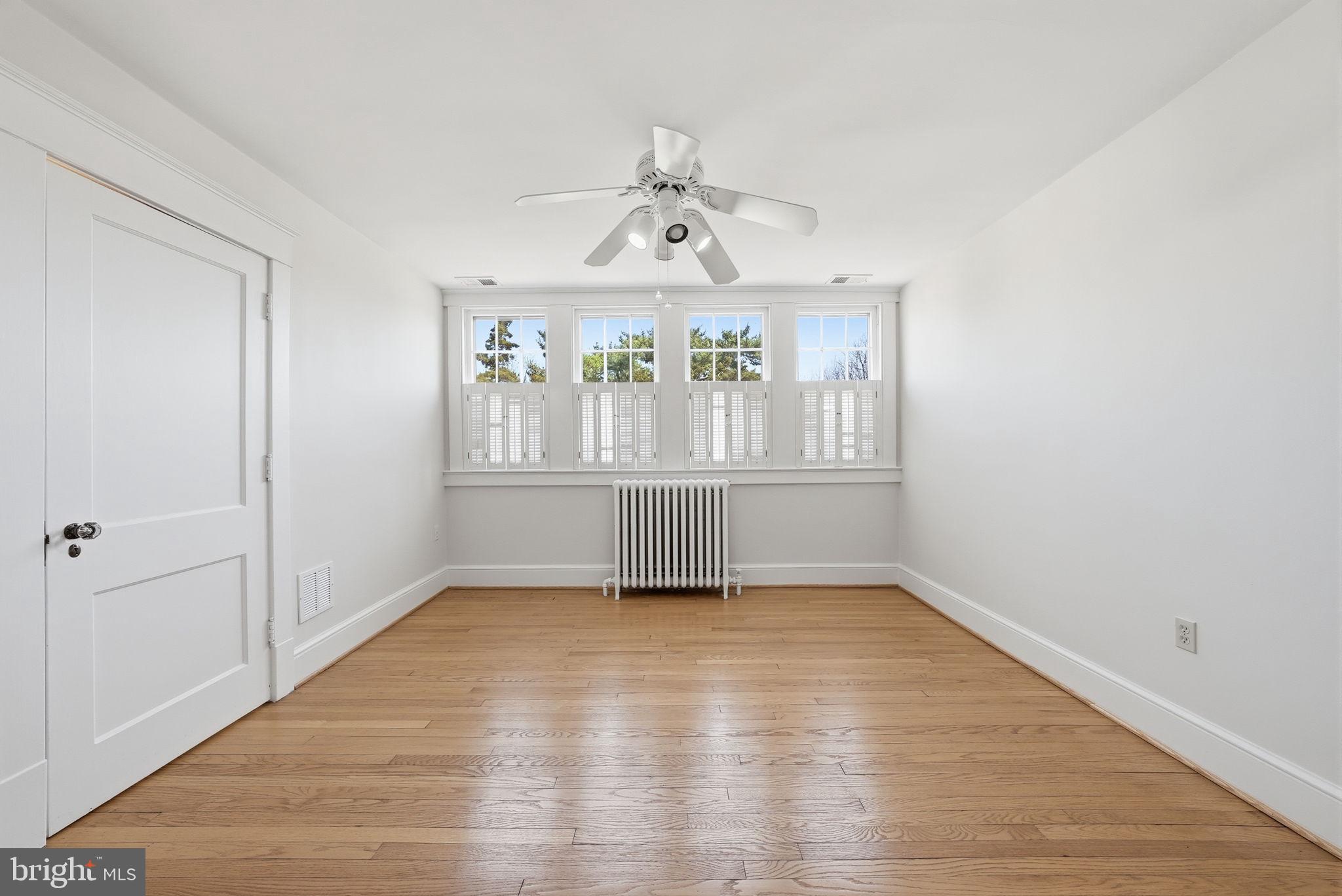 LYON VILLAGE - Residential