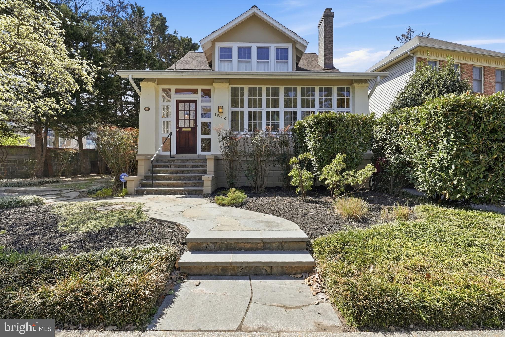 LYON VILLAGE - Residential