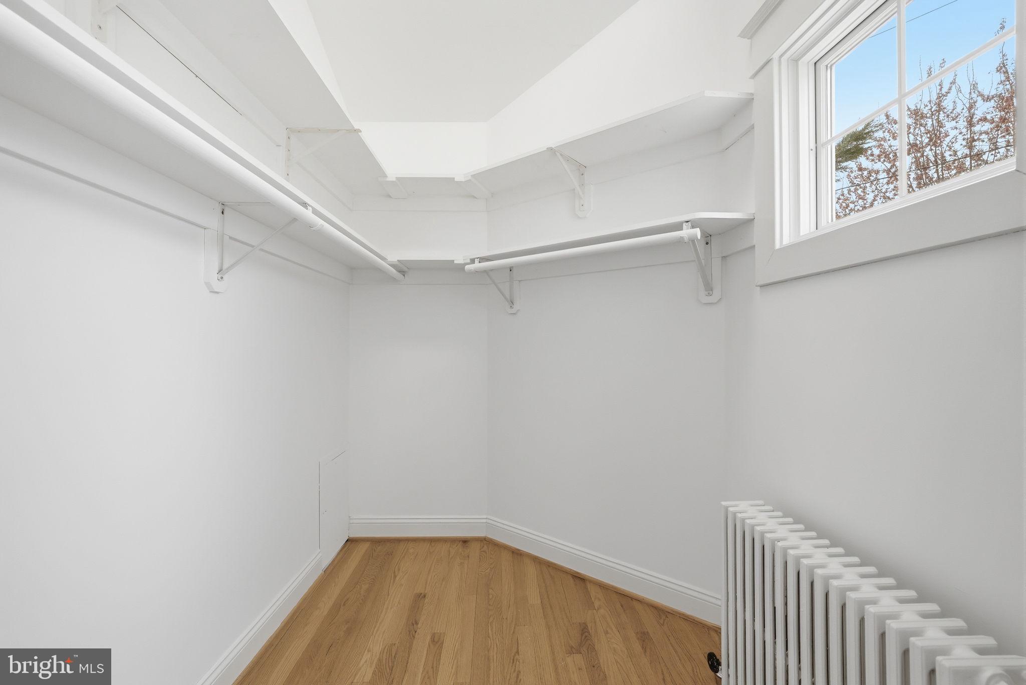 LYON VILLAGE - Residential