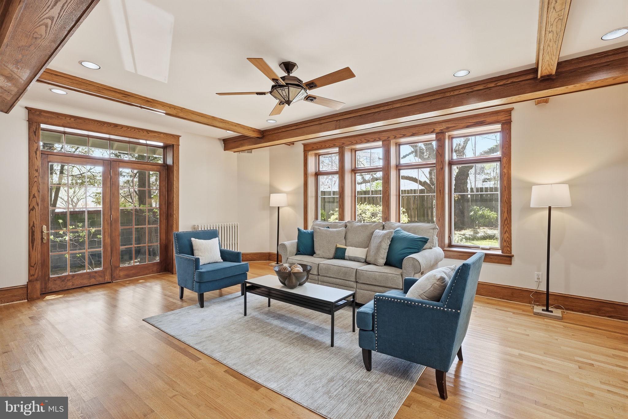 LYON VILLAGE - Residential