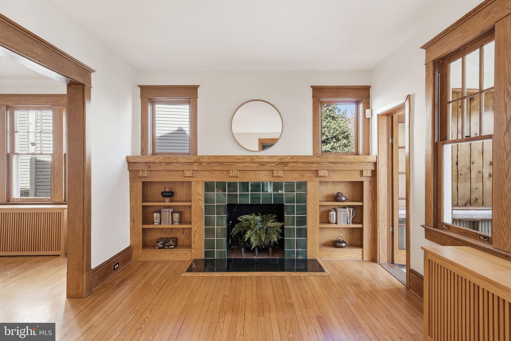 LYON VILLAGE - Residential