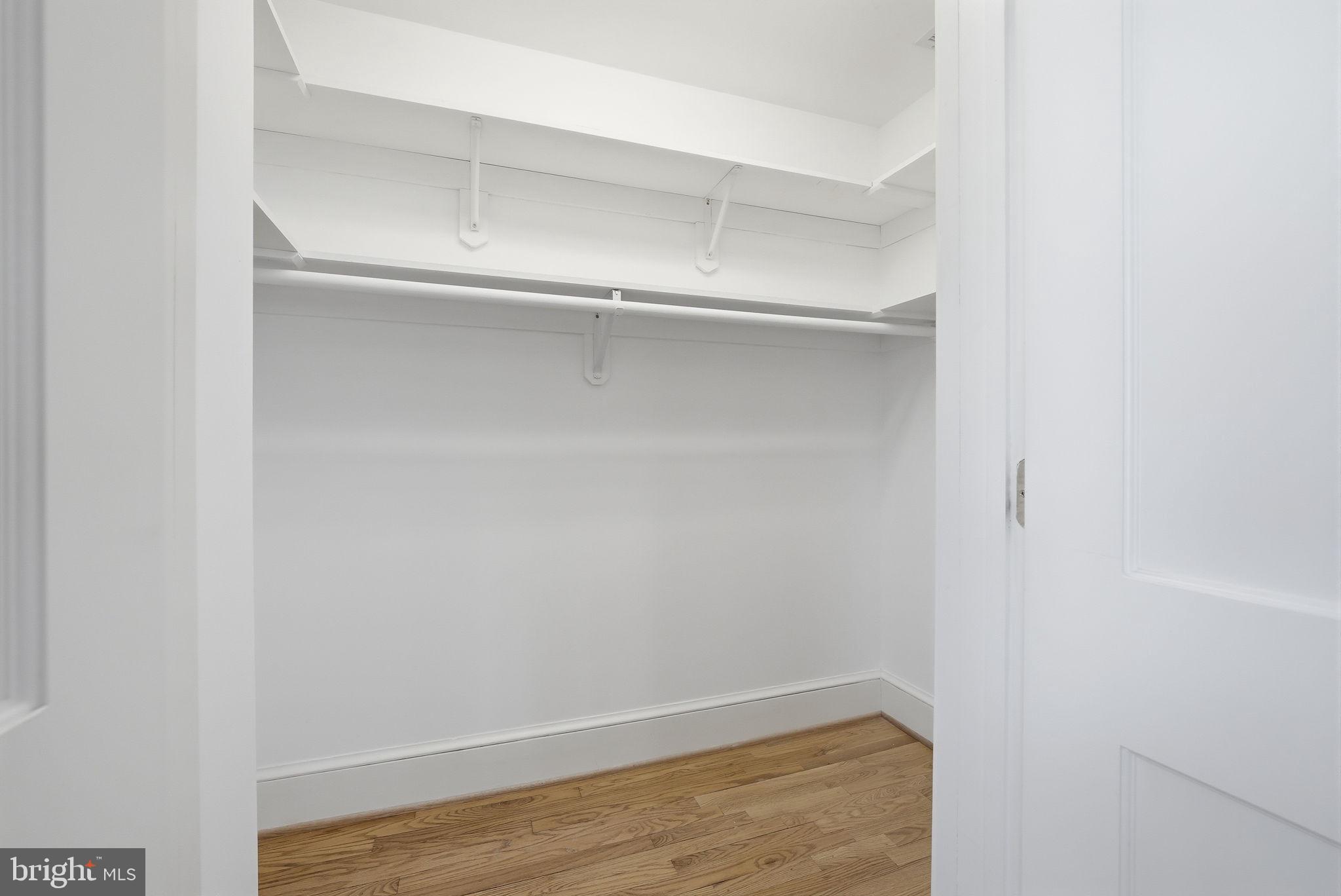 LYON VILLAGE - Residential