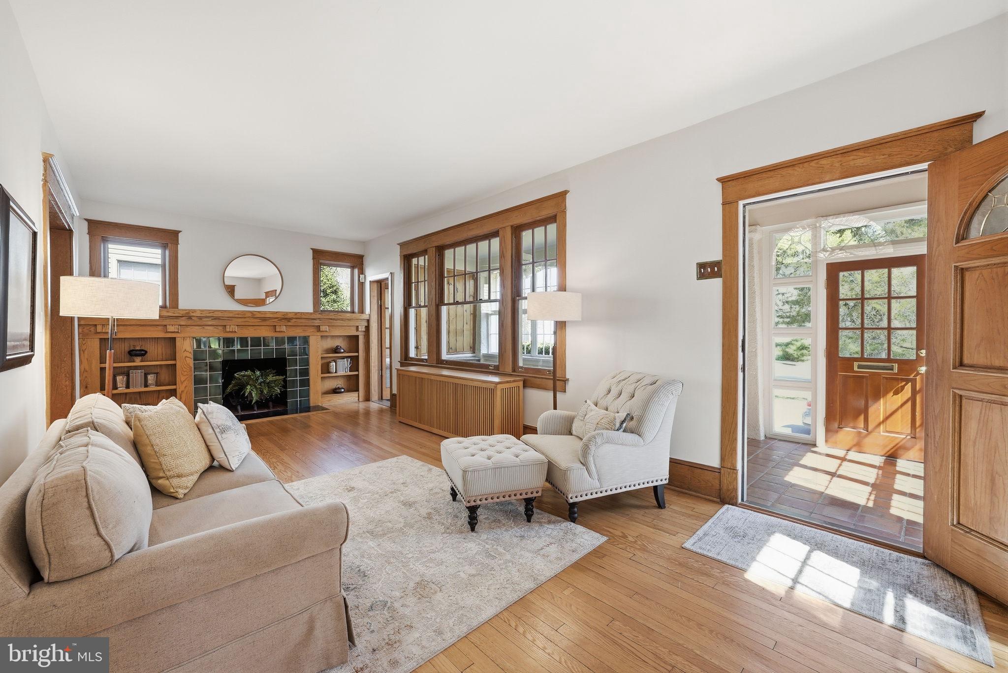 LYON VILLAGE - Residential