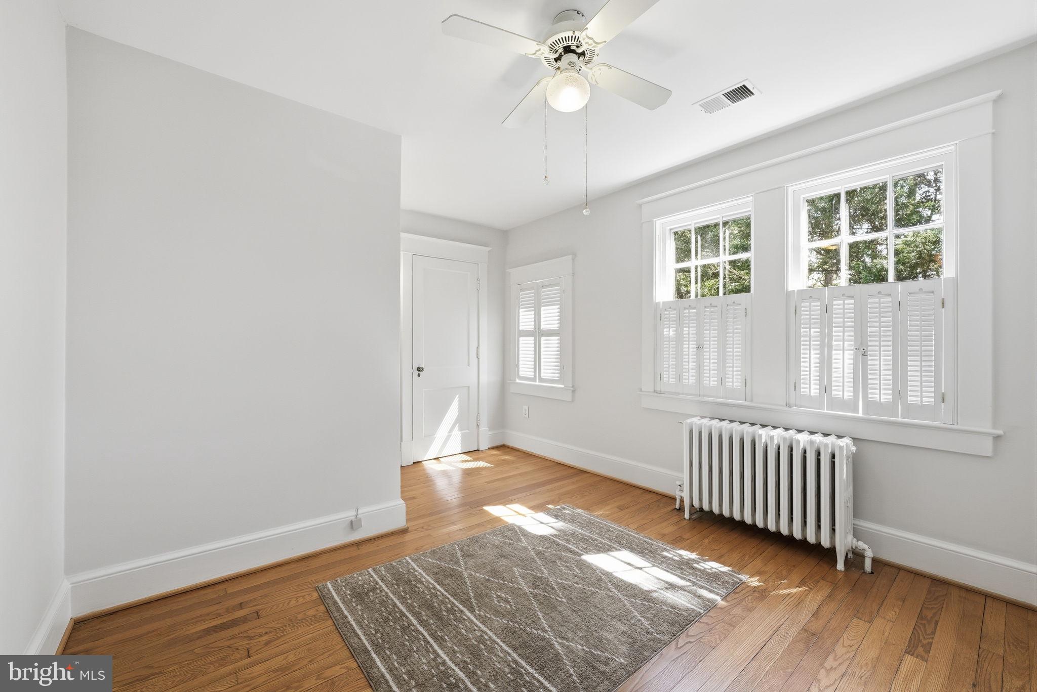 LYON VILLAGE - Residential