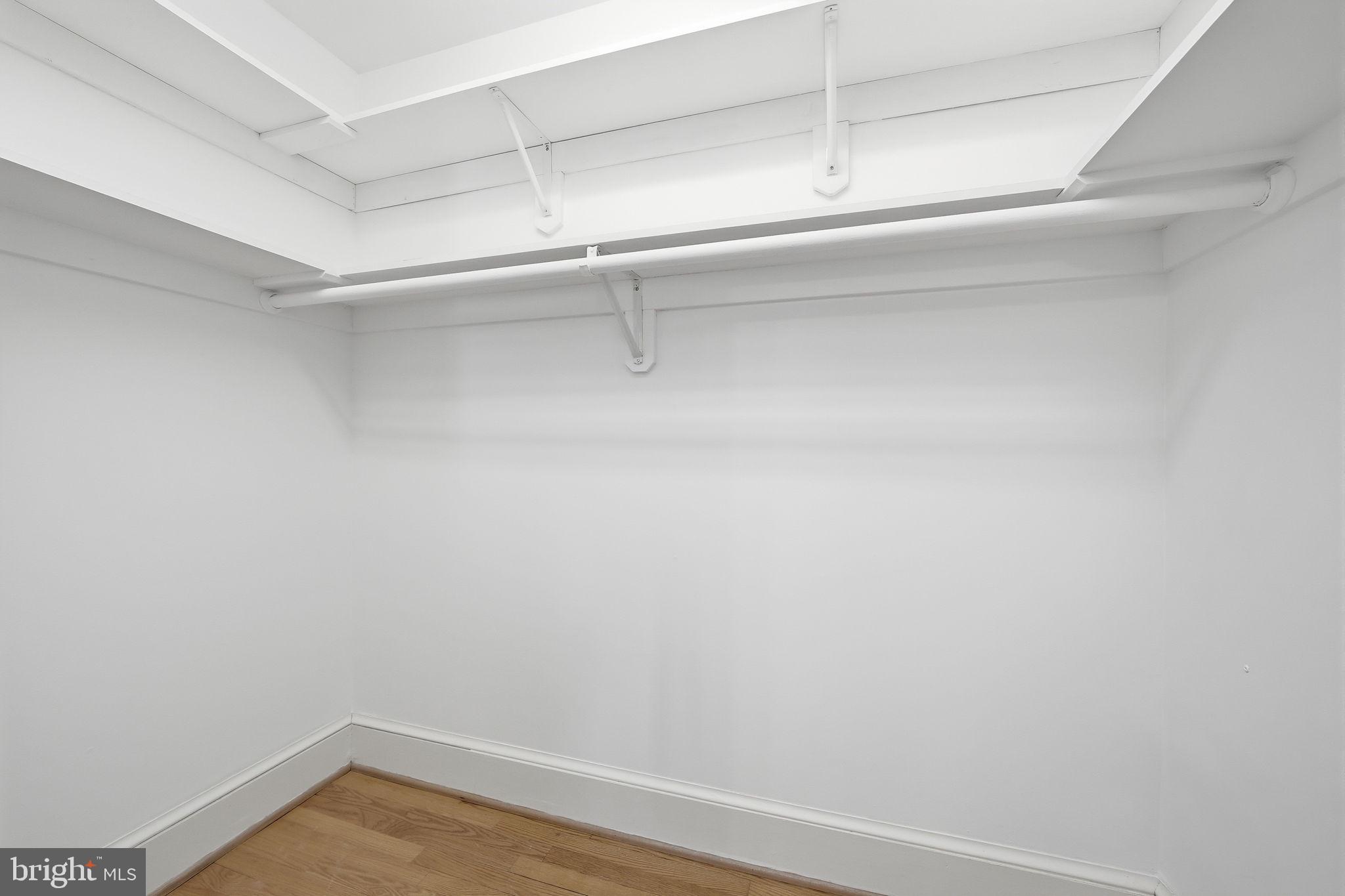 LYON VILLAGE - Residential