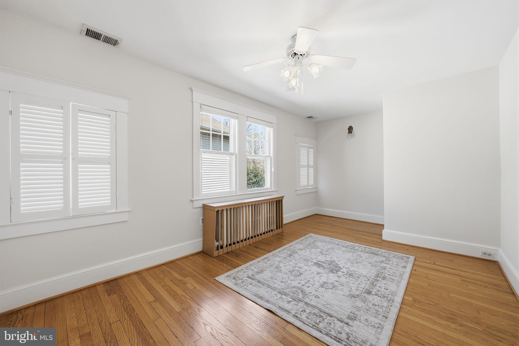 LYON VILLAGE - Residential