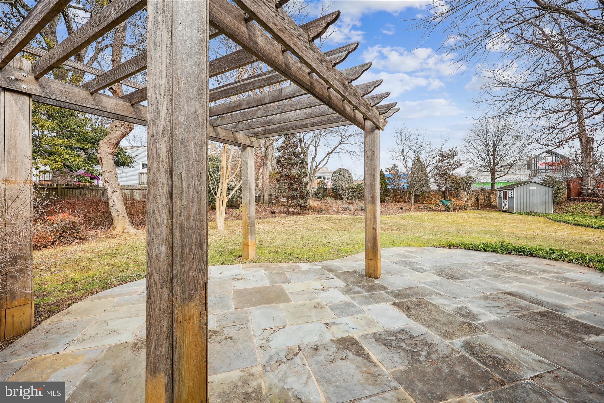 MONTROSE - Residential