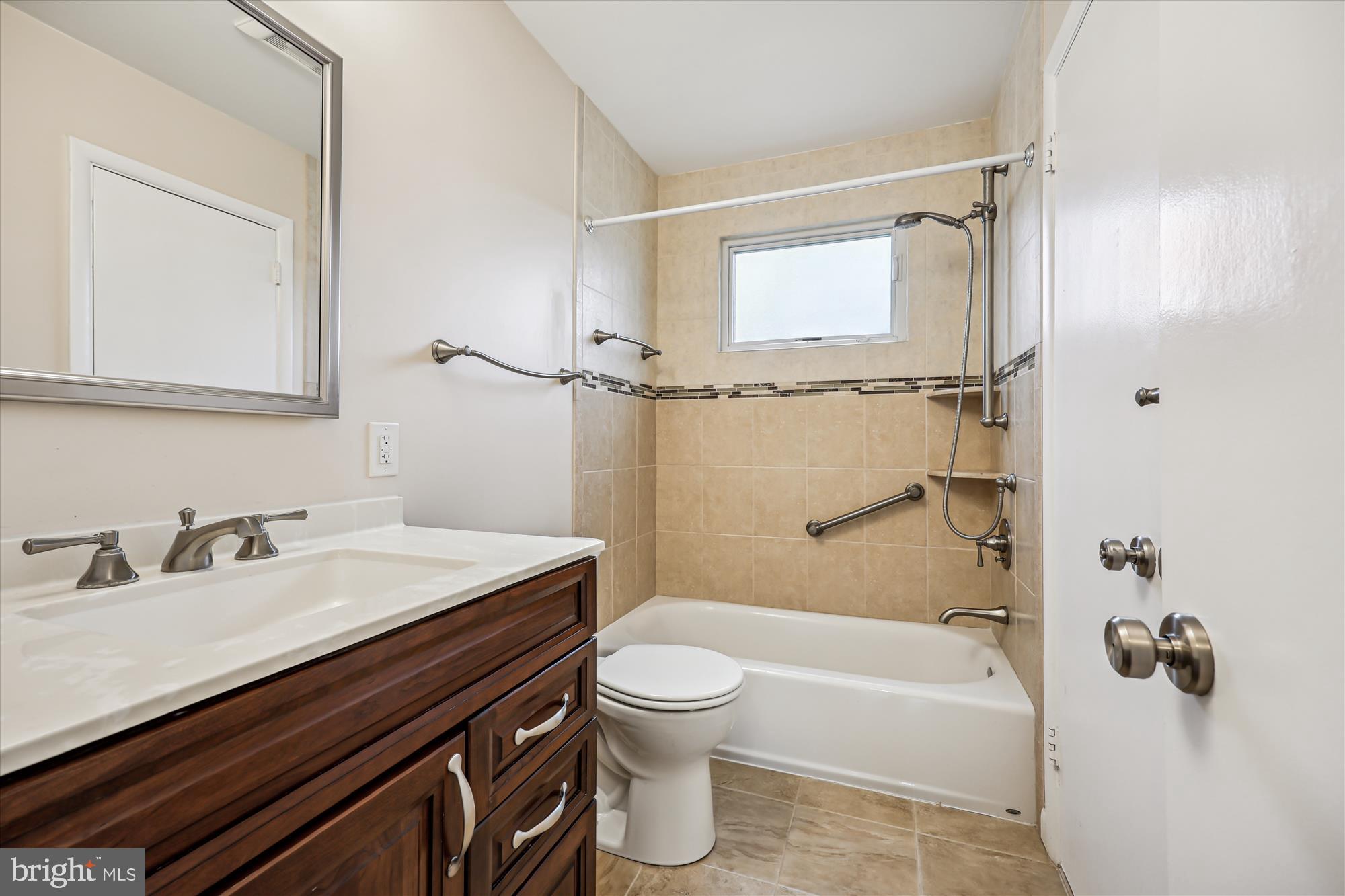 MONTROSE - Residential