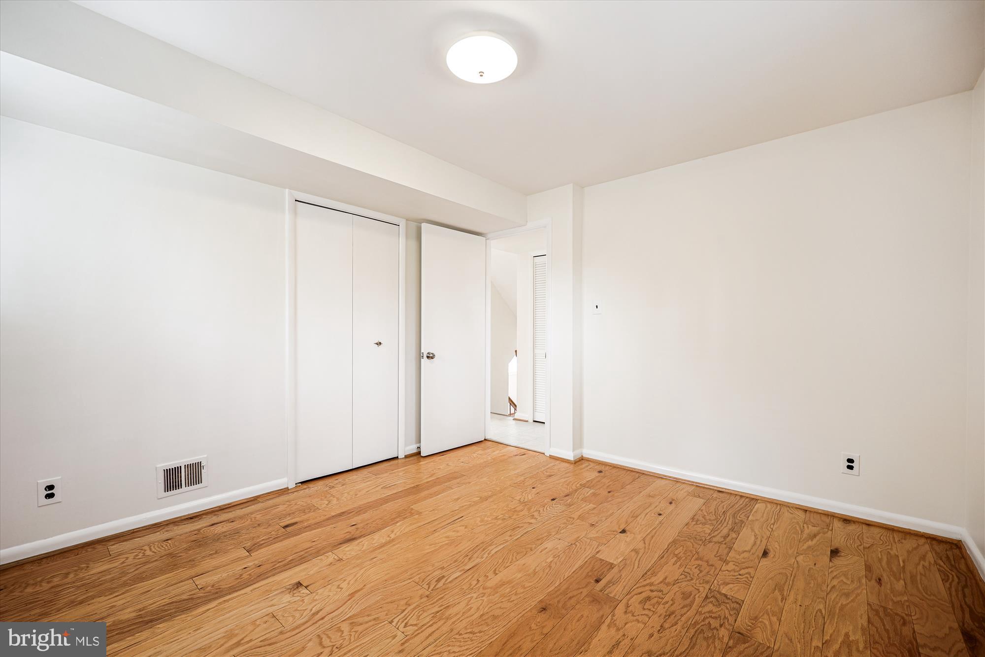 MONTROSE - Residential