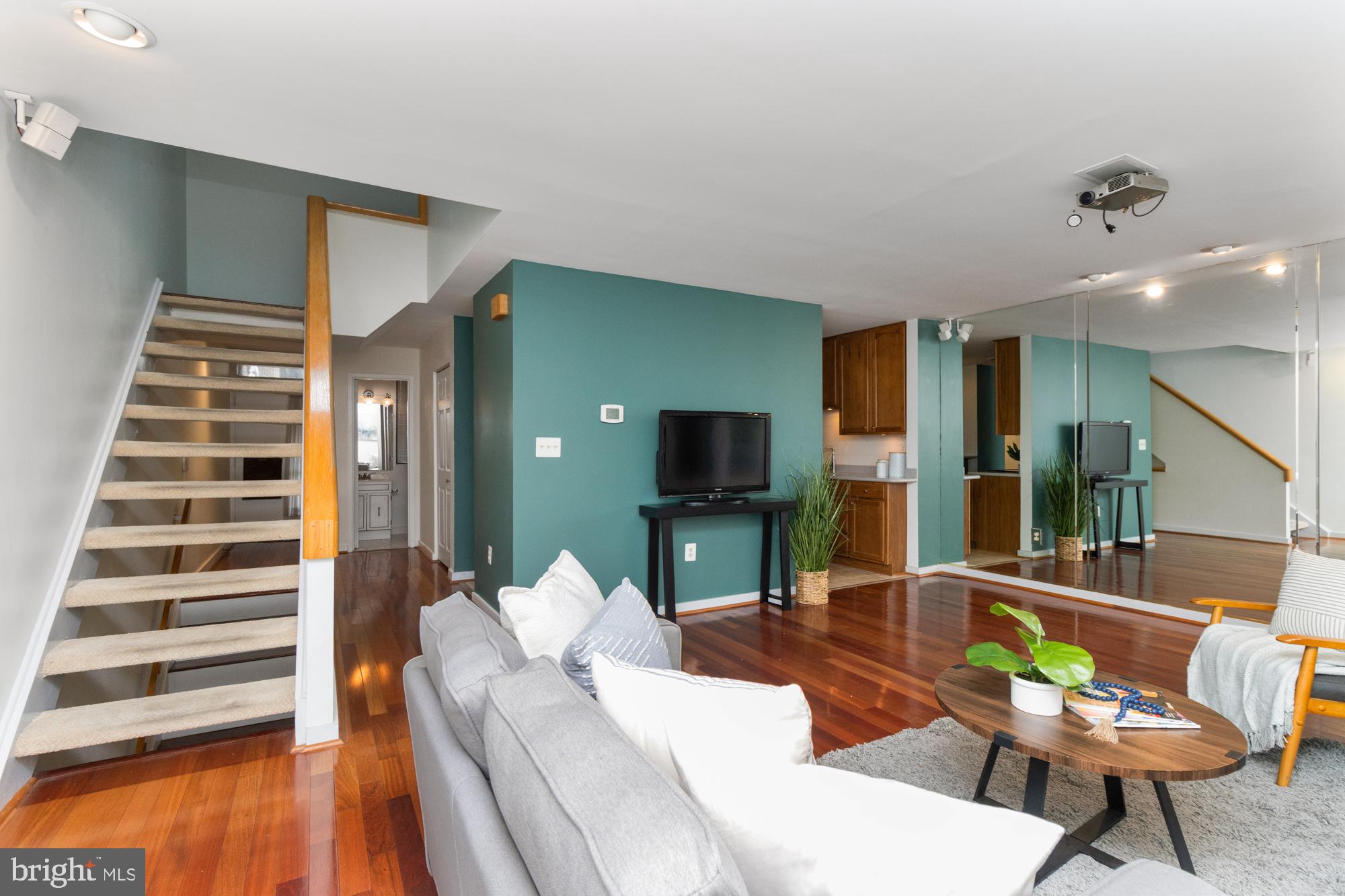 COLD SPRING NEWTOWN - Residential