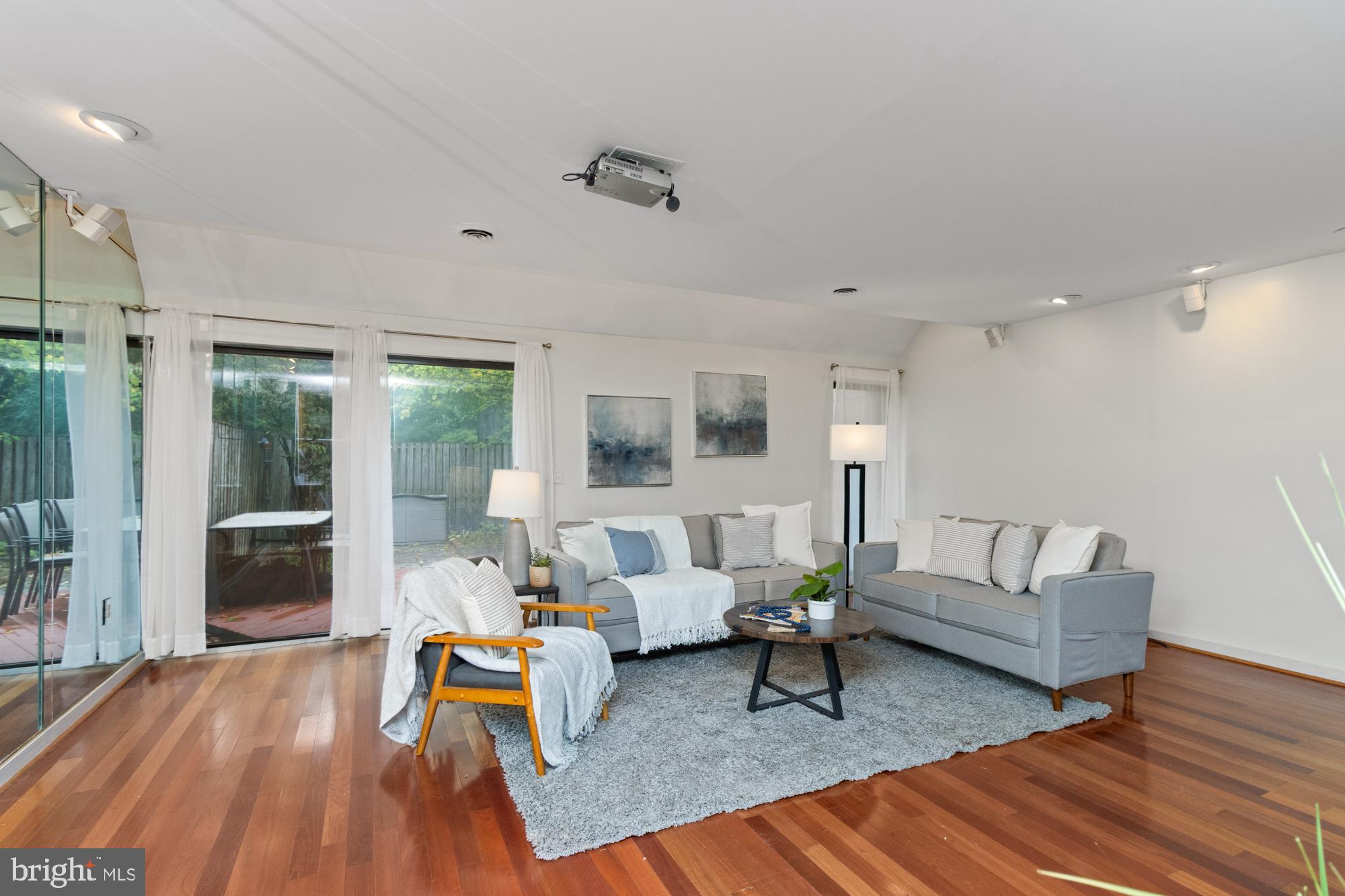 COLD SPRING NEWTOWN - Residential