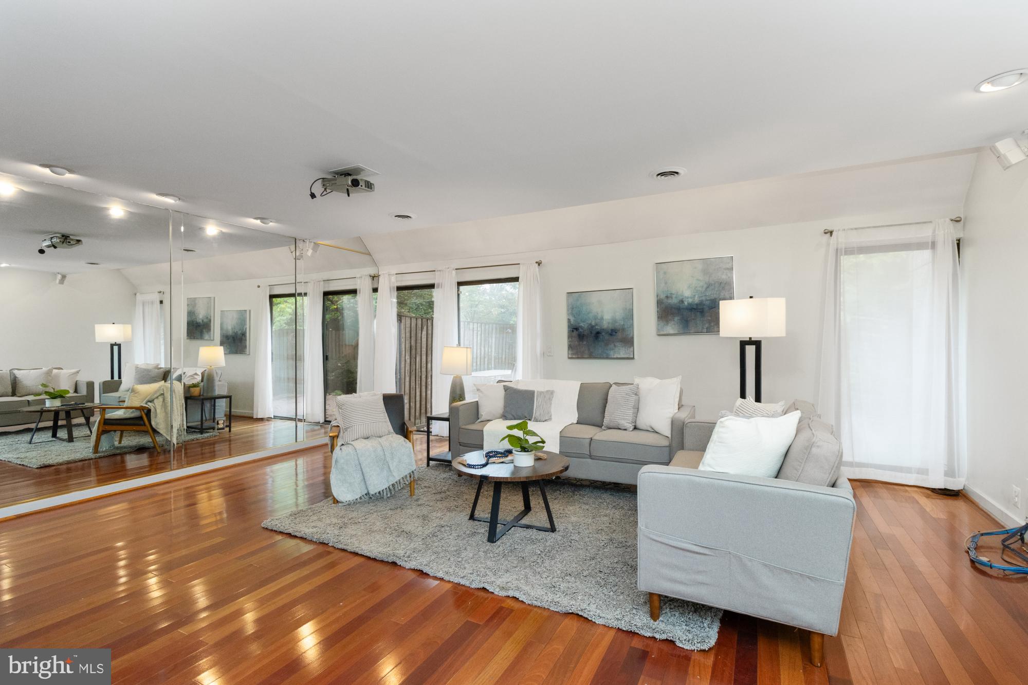 COLD SPRING NEWTOWN - Residential