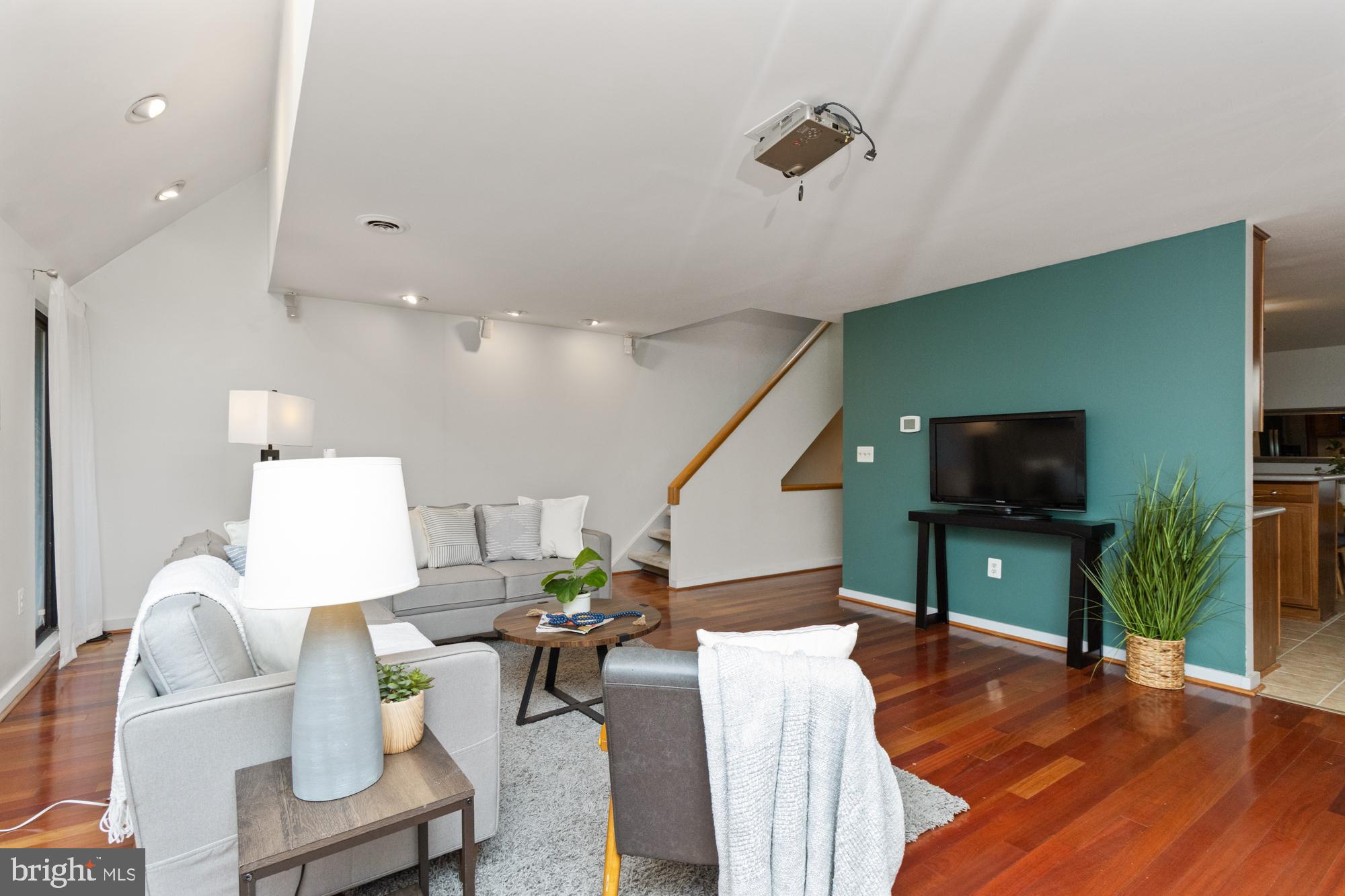 COLD SPRING NEWTOWN - Residential