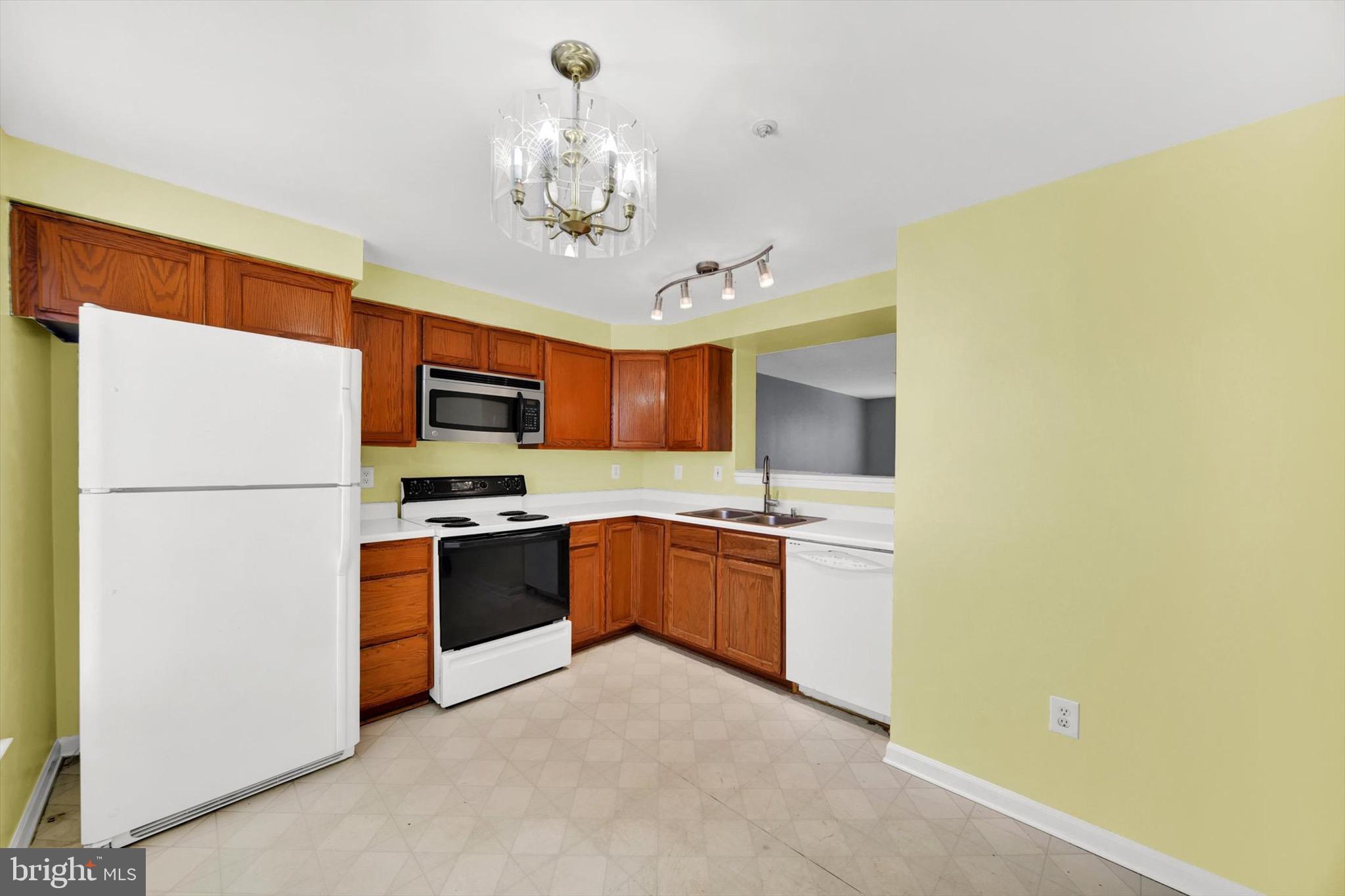 WEST SHORE - Residential Lease