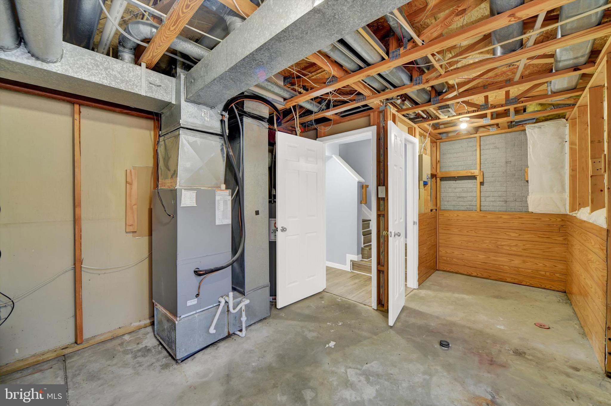 WEST SHORE - Residential Lease