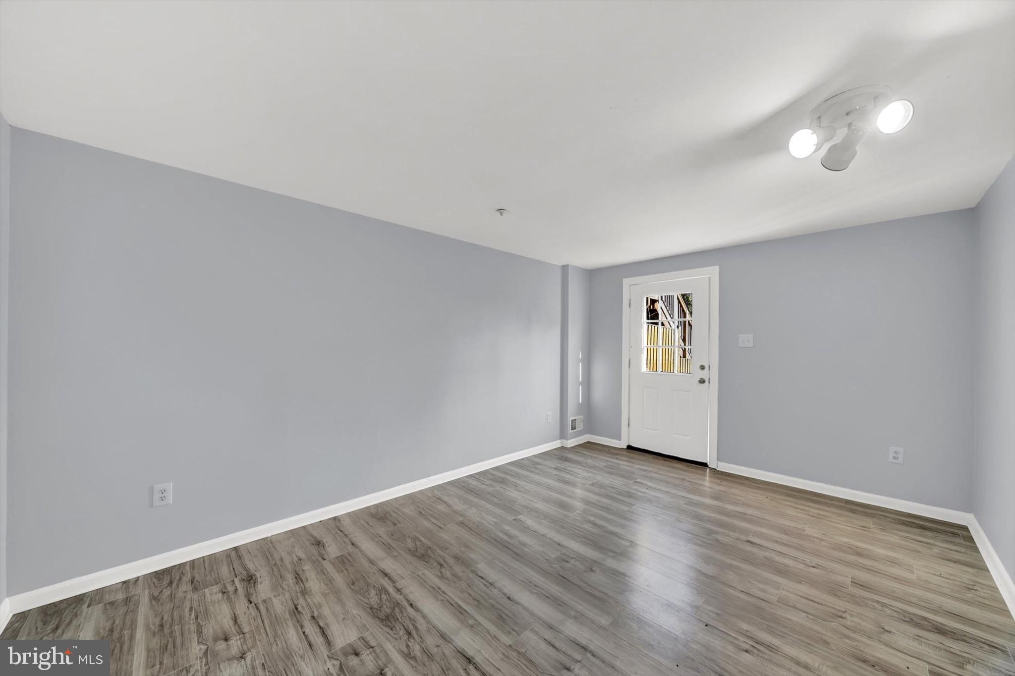 WEST SHORE - Residential Lease