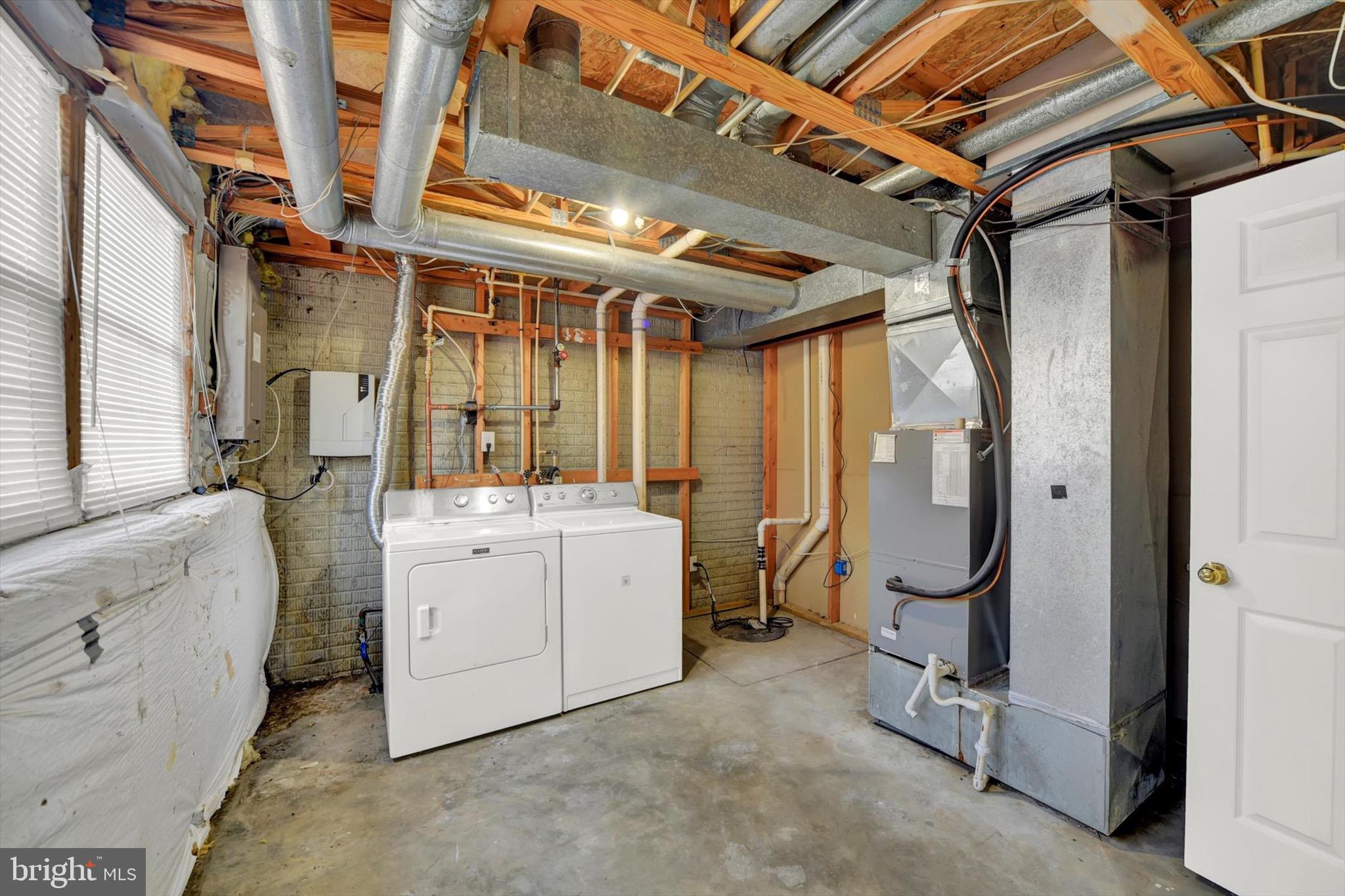 WEST SHORE - Residential Lease