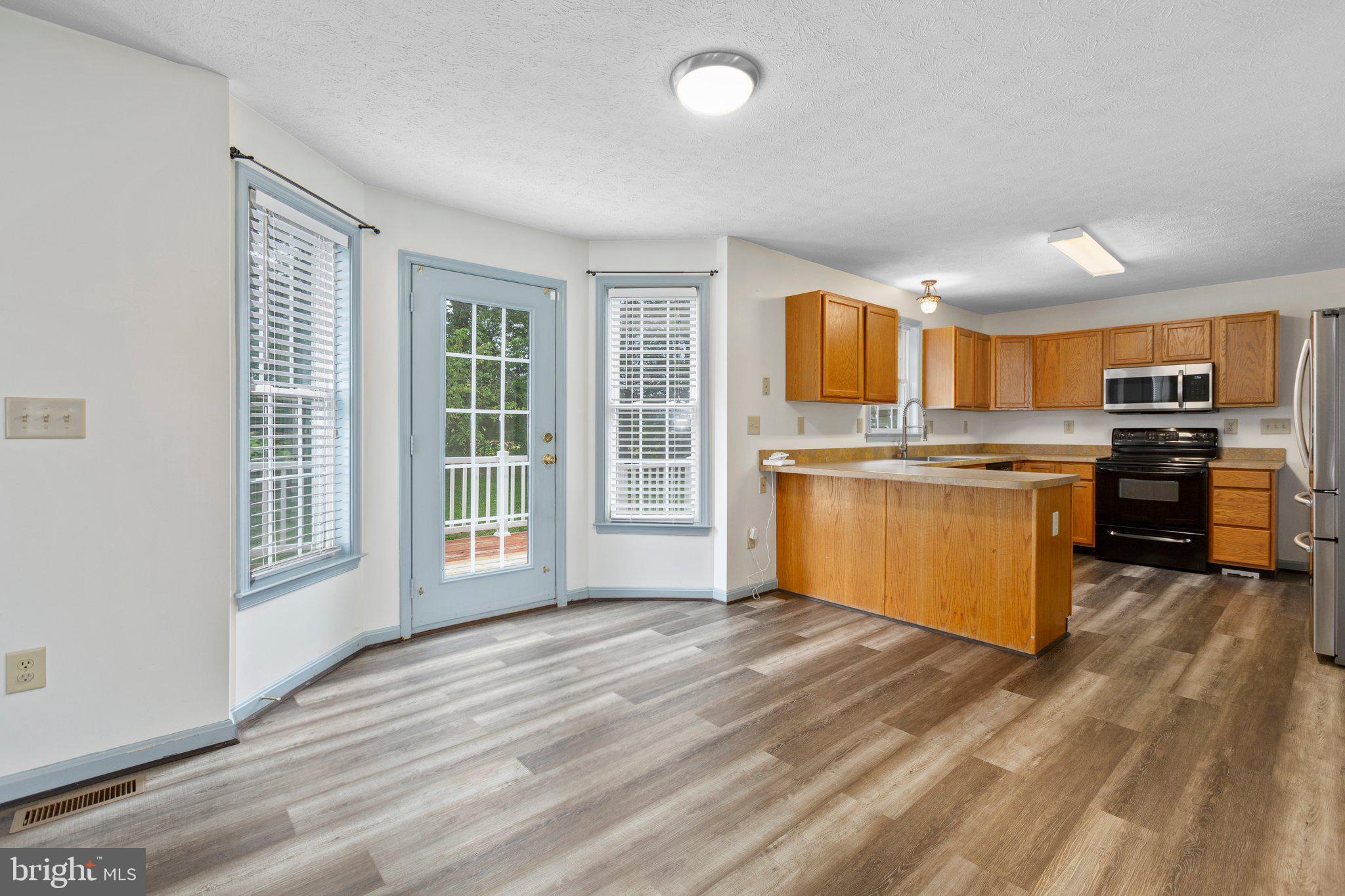 HUNTINGTON MEADOWS - Residential