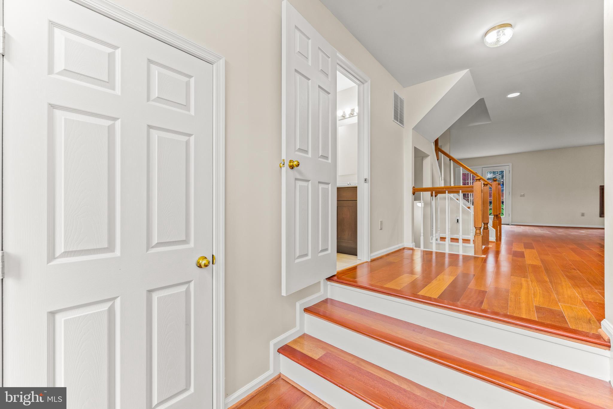 640 LAVENHAM COURT