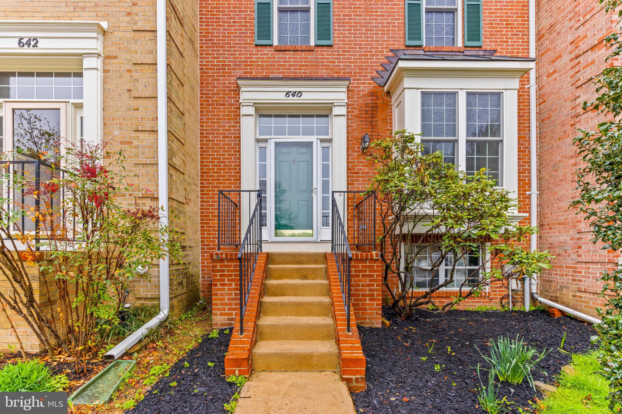 640 LAVENHAM COURT