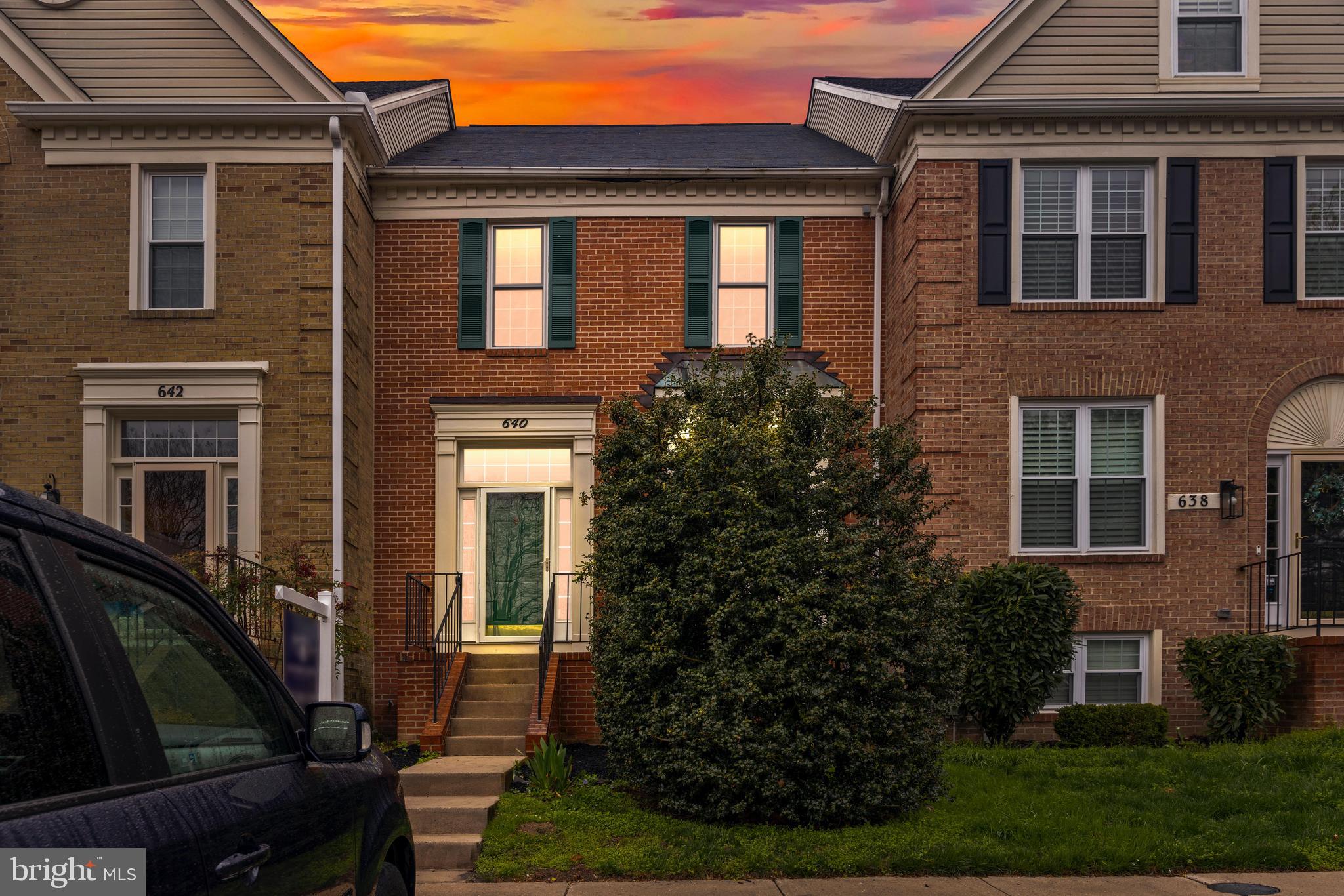 640 LAVENHAM COURT