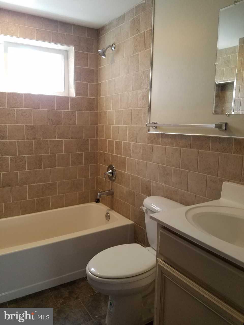 HOLLINS MARKET - Residential Lease