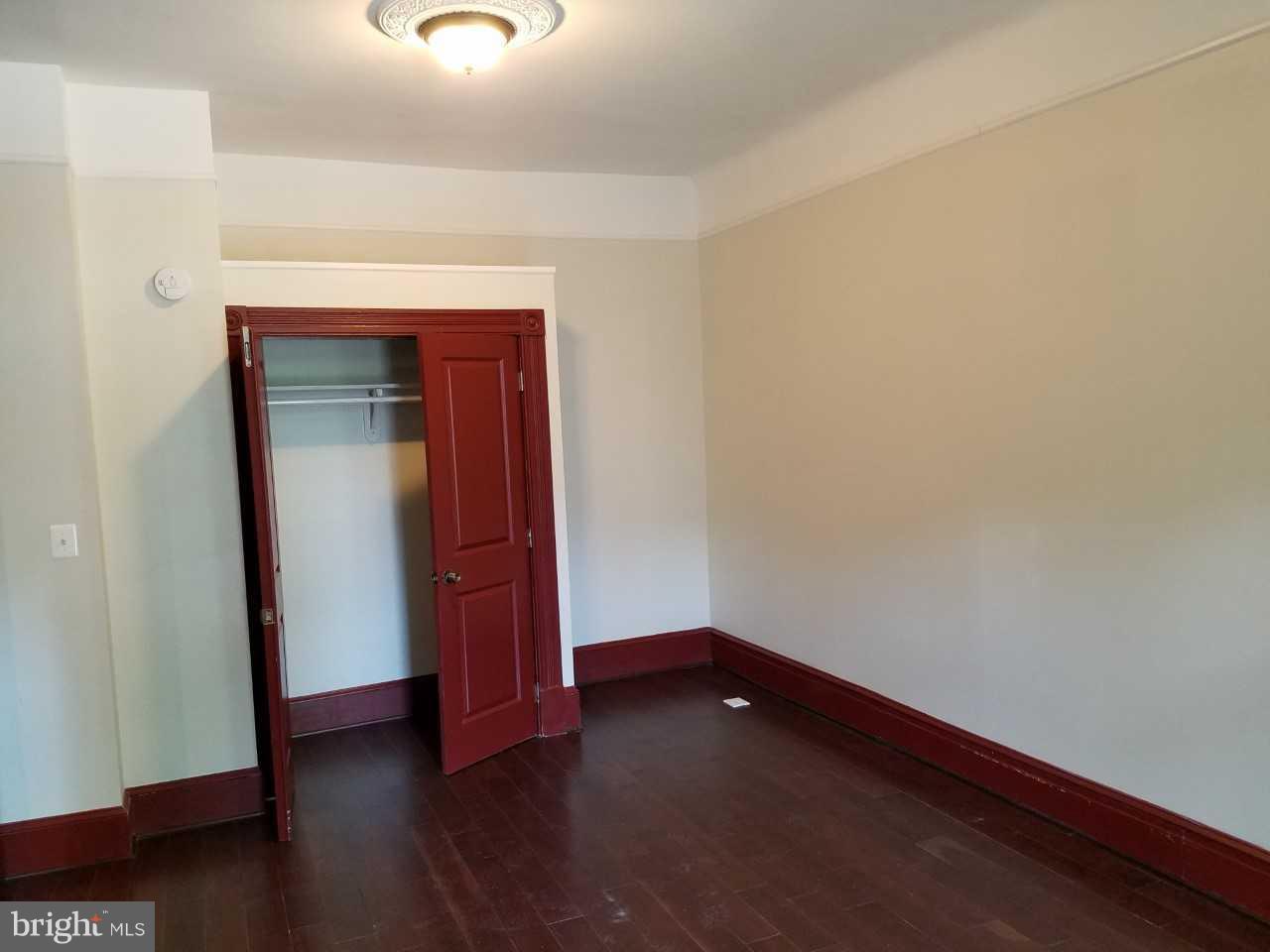 HOLLINS MARKET - Residential Lease