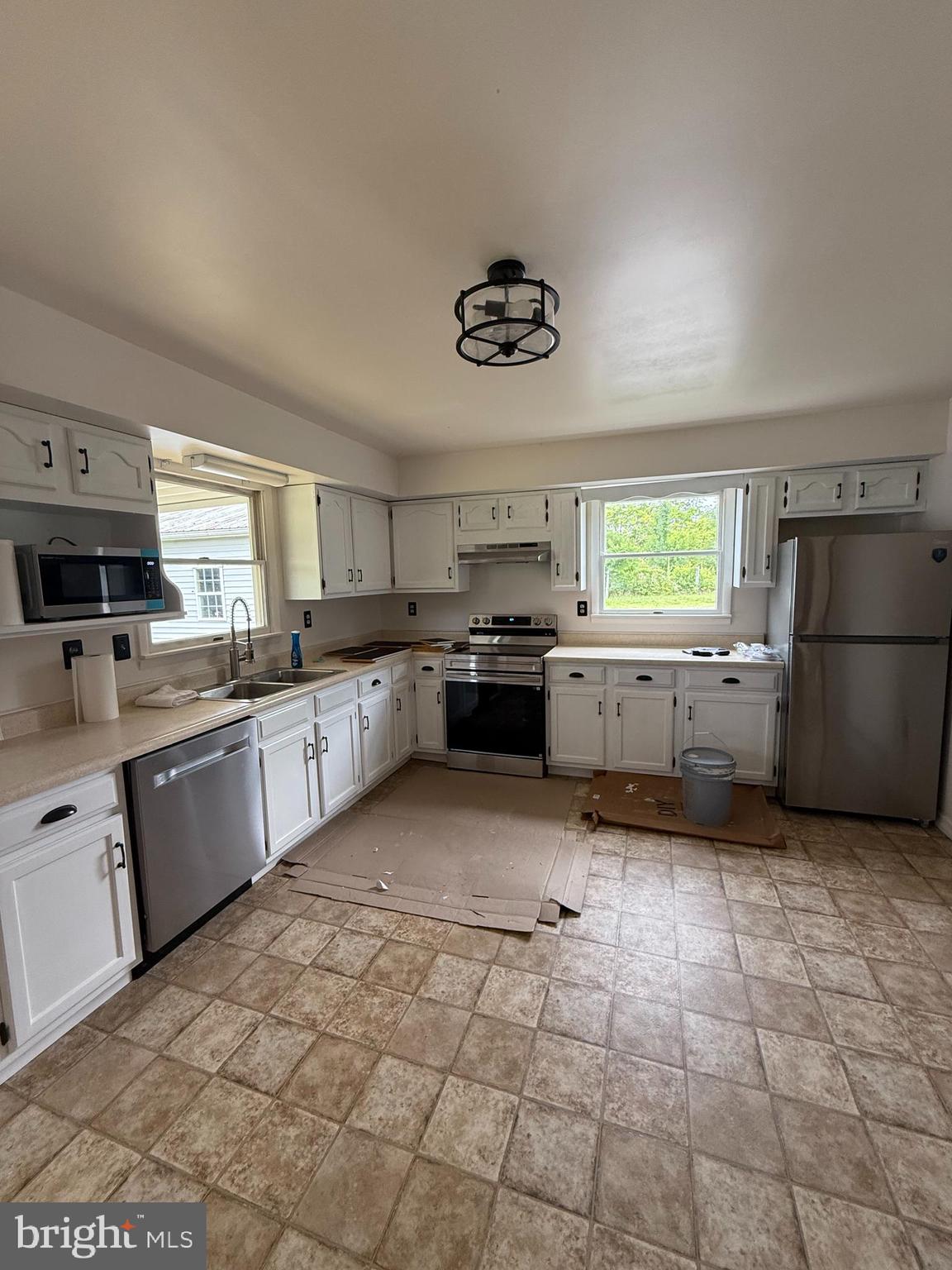 HENSELL HEIGHTS - Residential