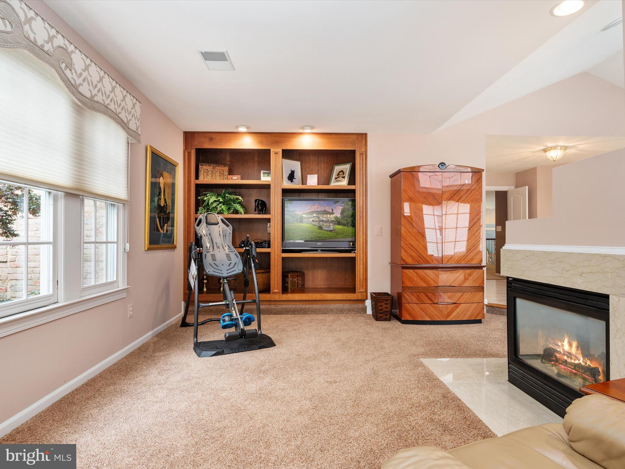 SOUTH RIVER CROSSING - Residential