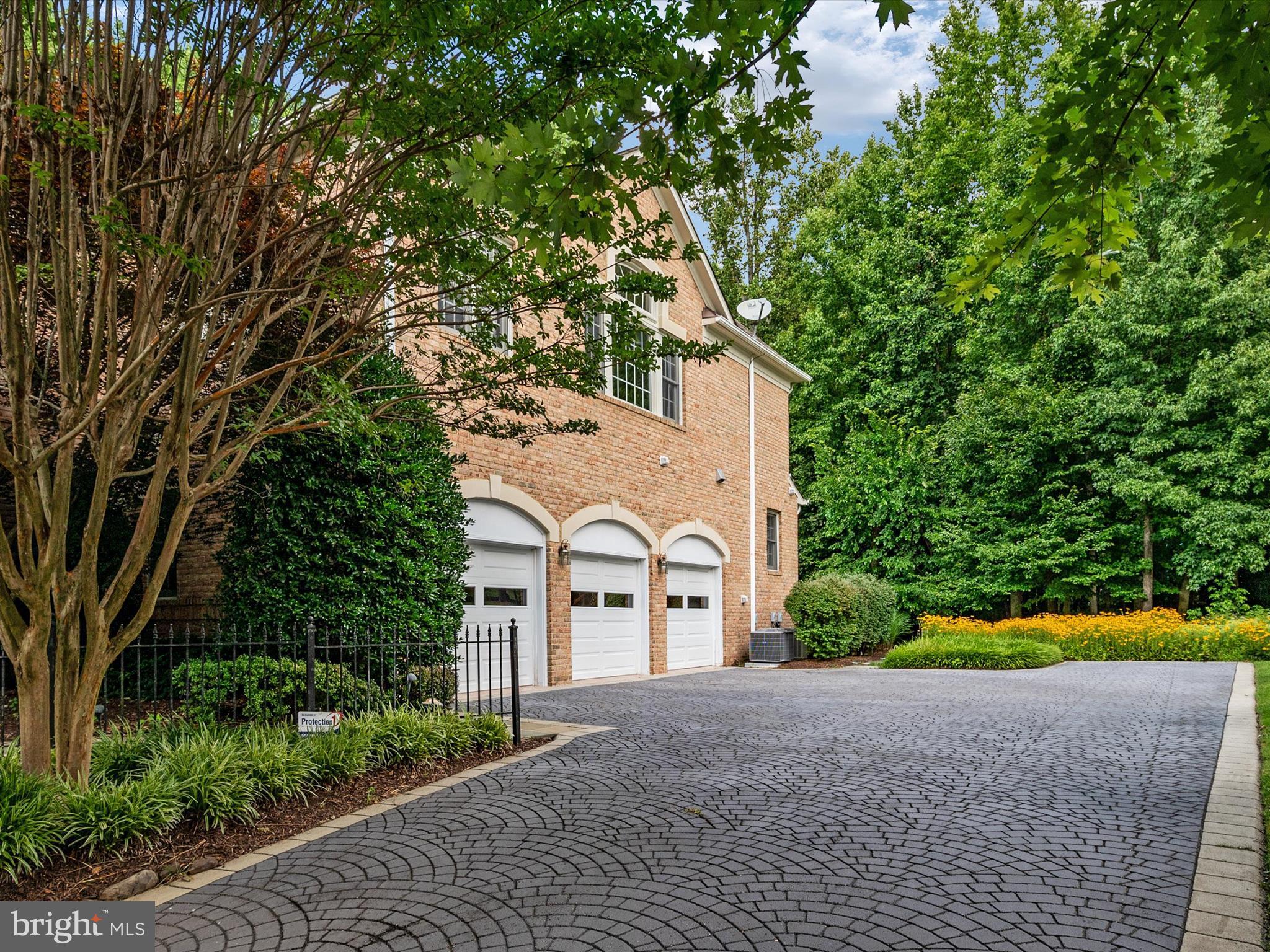 SOUTH RIVER CROSSING - Residential