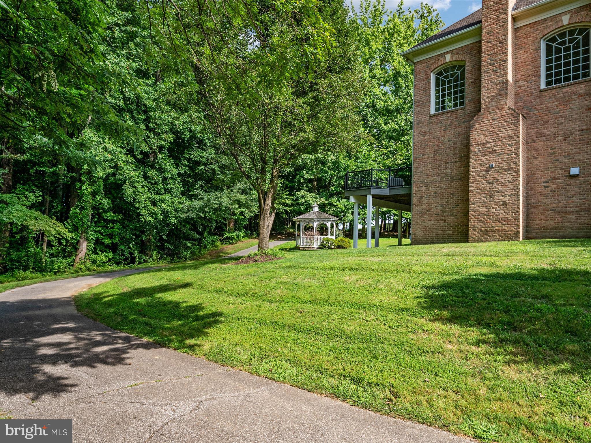 SOUTH RIVER CROSSING - Residential