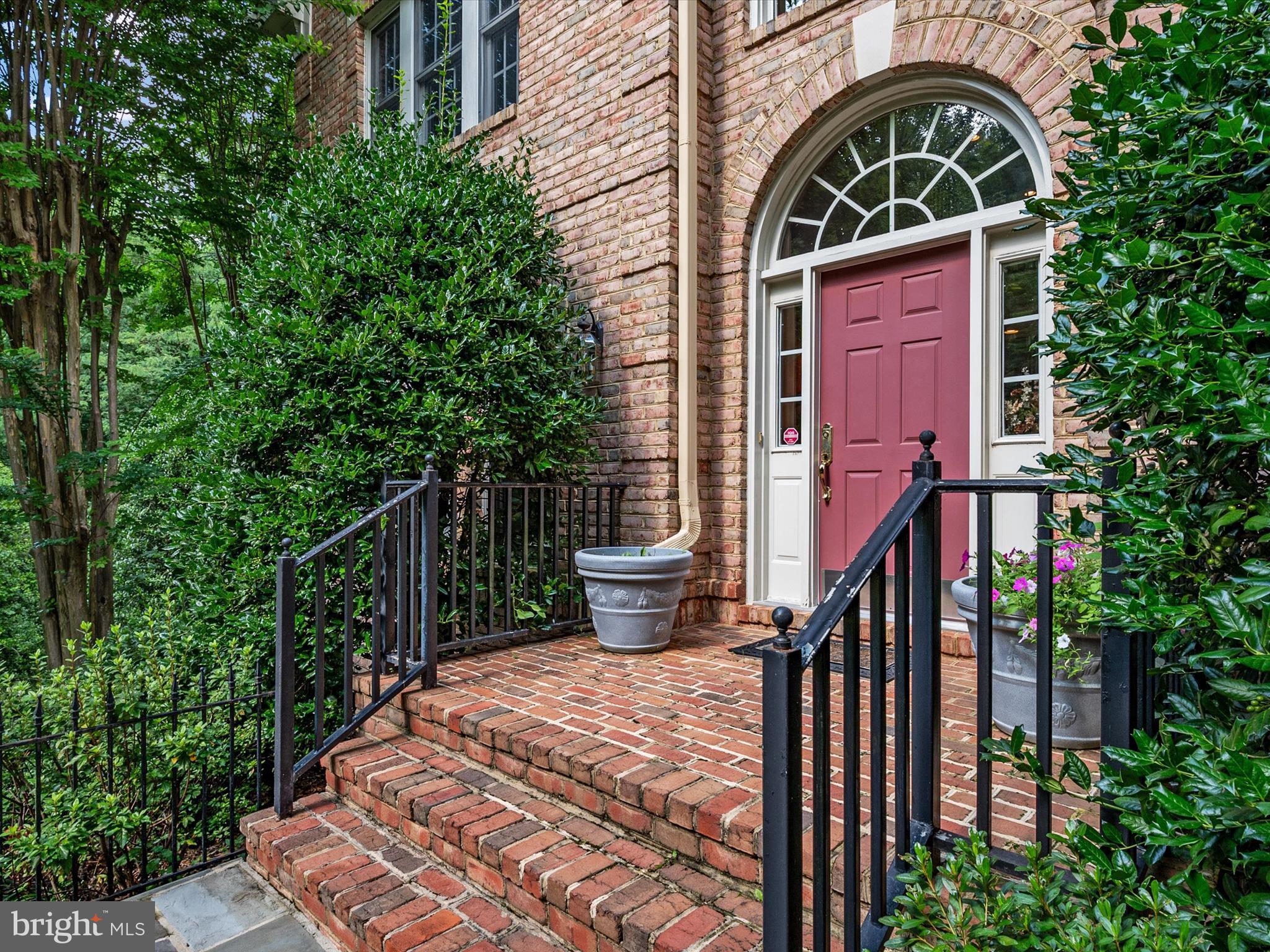 SOUTH RIVER CROSSING - Residential