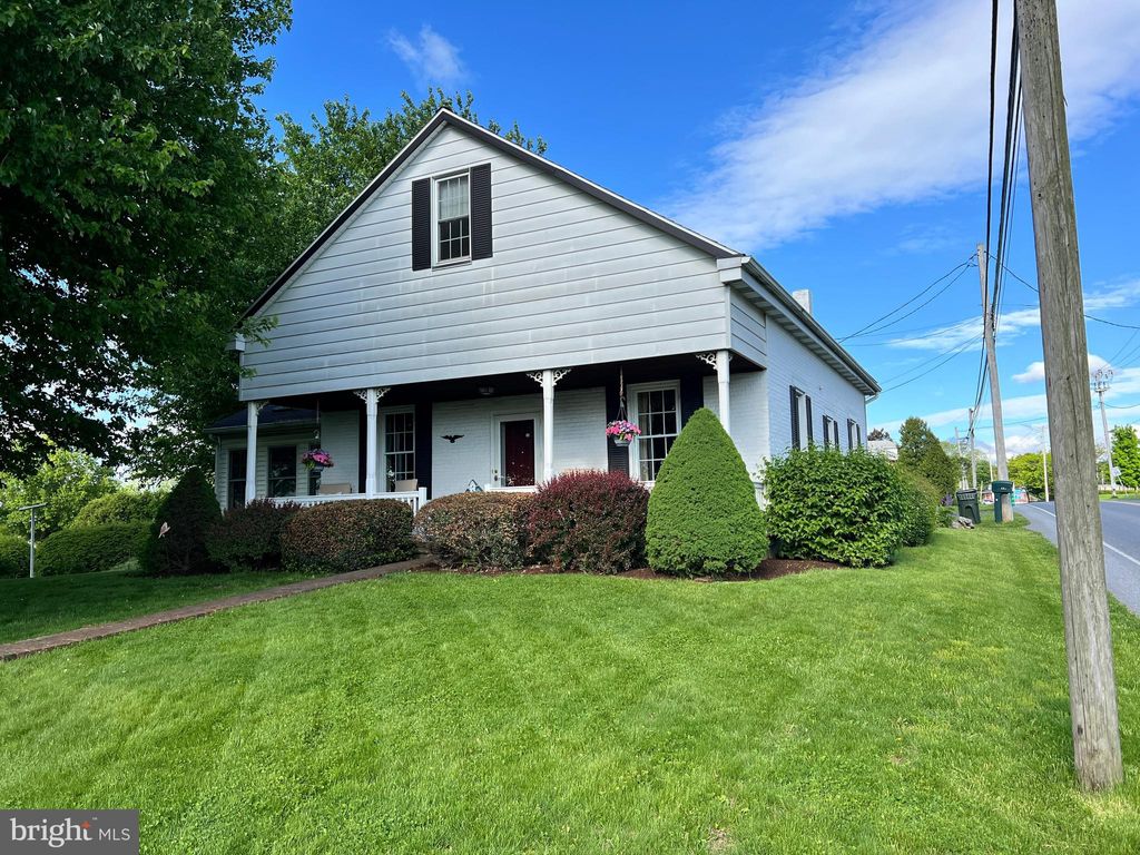 Photo of 252 Doe Run Road, MANHEIM, PA 17545 (MLS # PALA2088750)