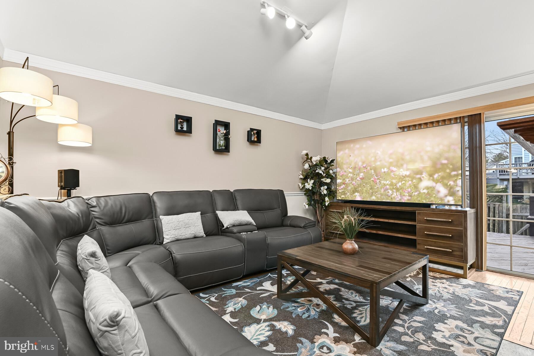 GABLE FIELD - Residential