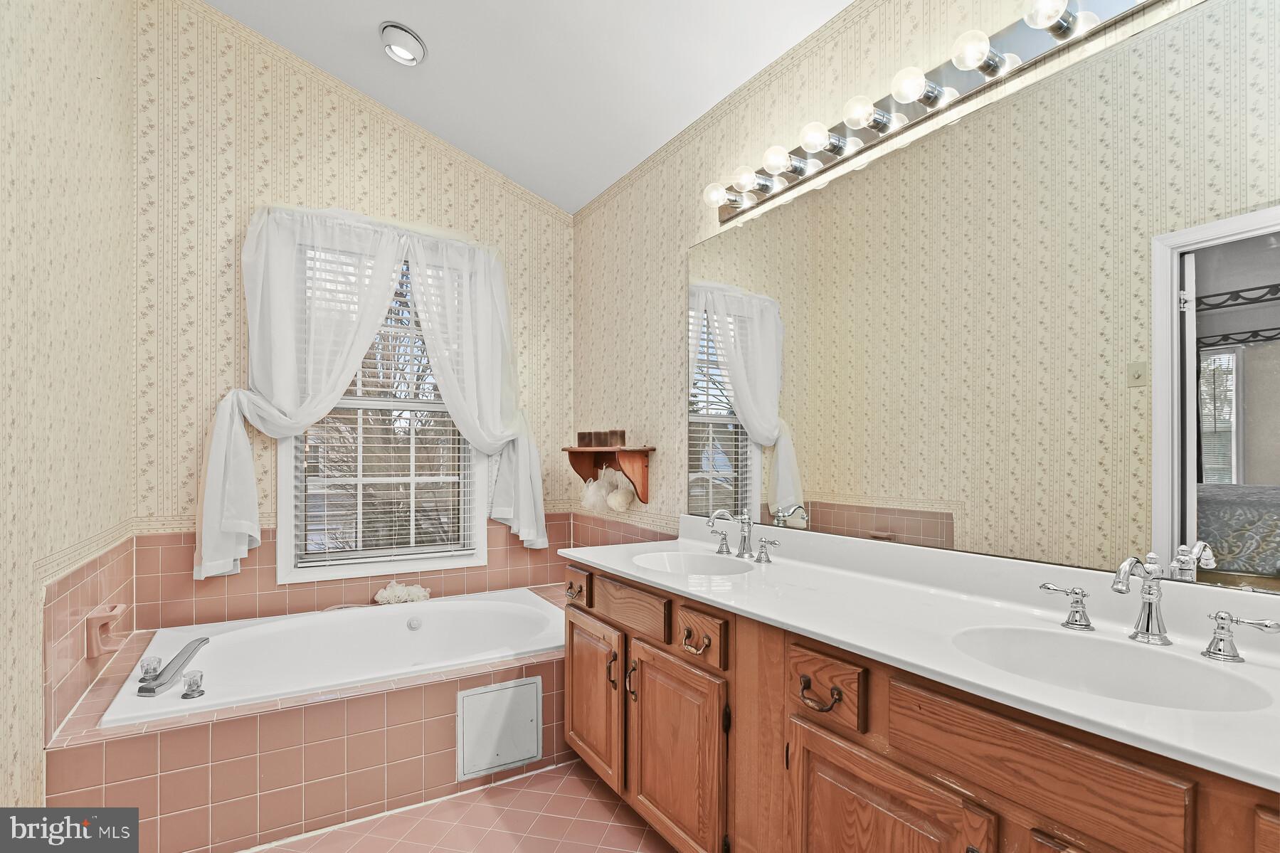 GABLE FIELD - Residential