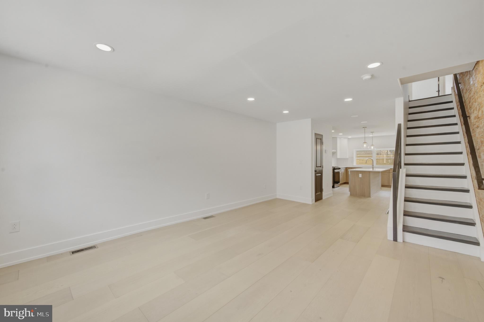 1110 PIERCE STREET