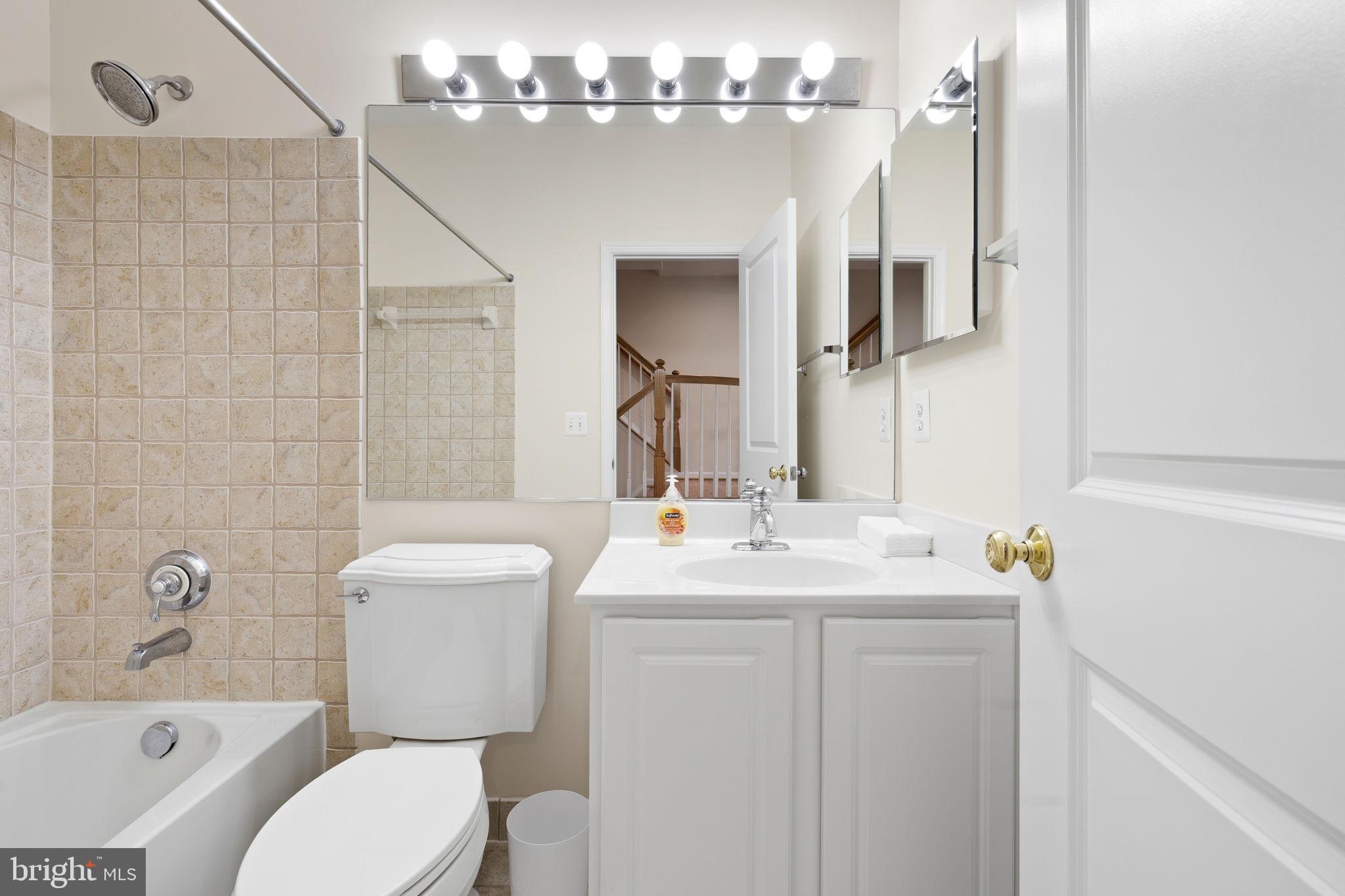 BELMONT TOWN CENTER - Residential