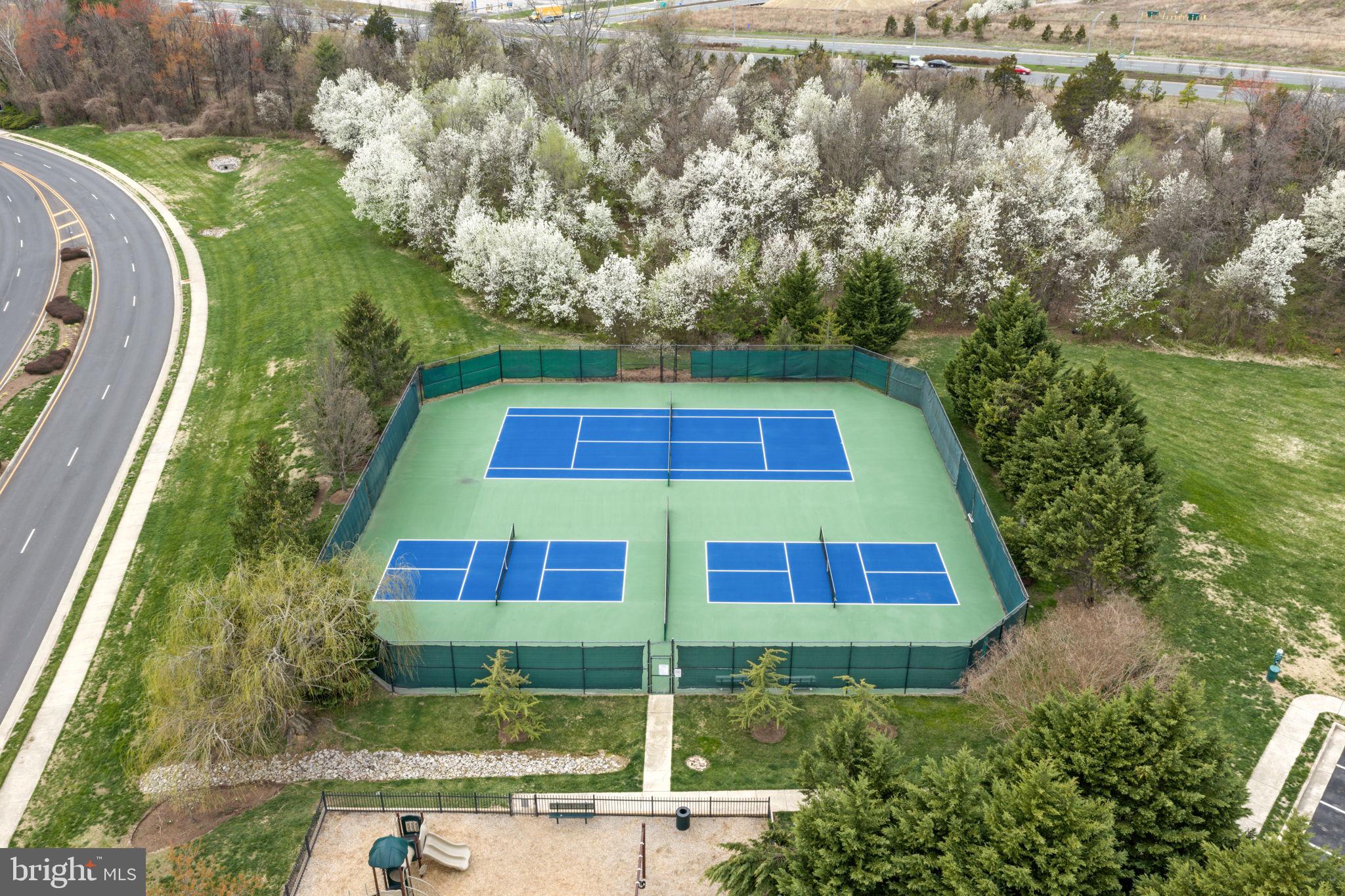 BELMONT TOWN CENTER - Residential